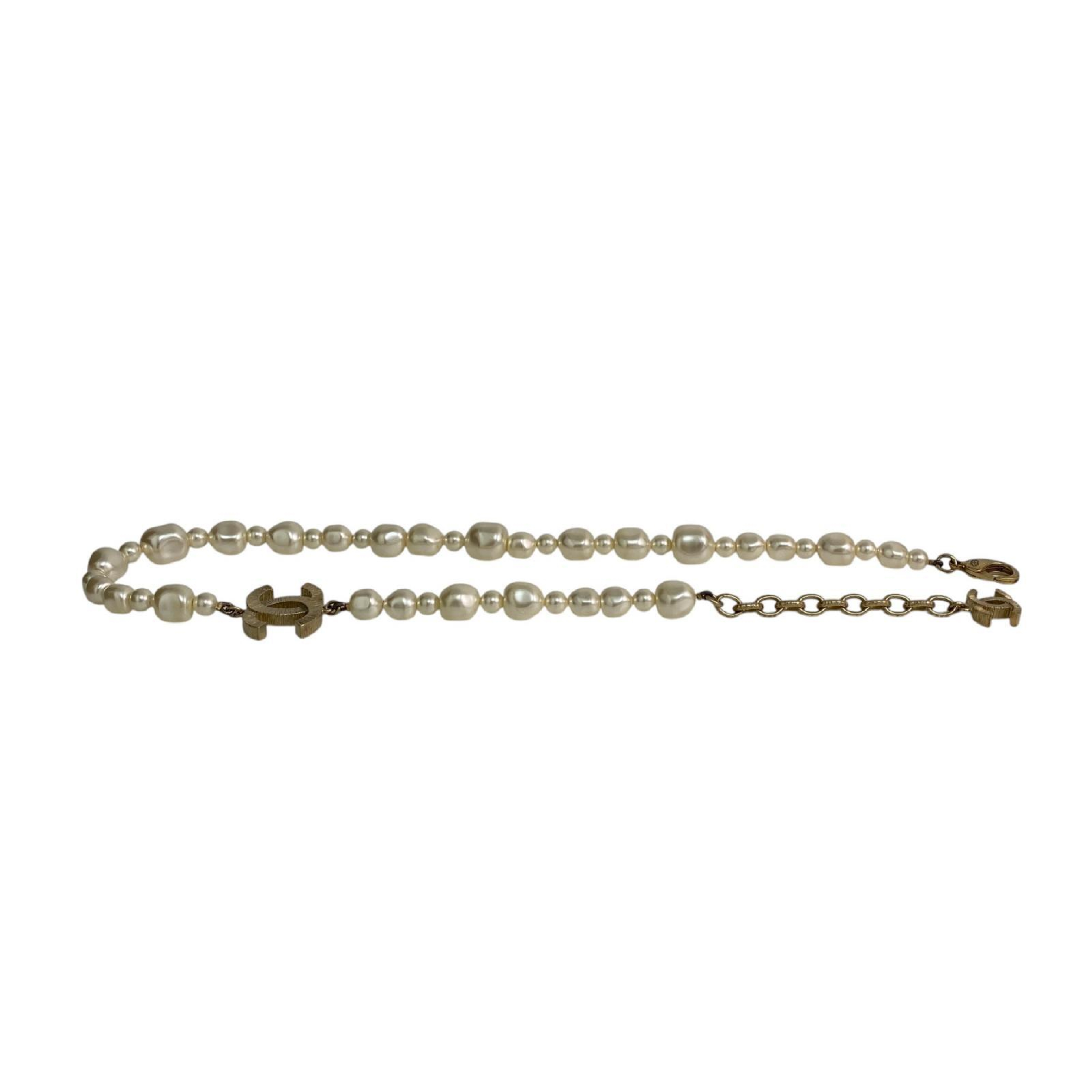 【*Shipped from: Hong Kong*】CHANEL Champagne Gold Color Metal/Faux Pearl Coco Mark F14V Necklace — view 7