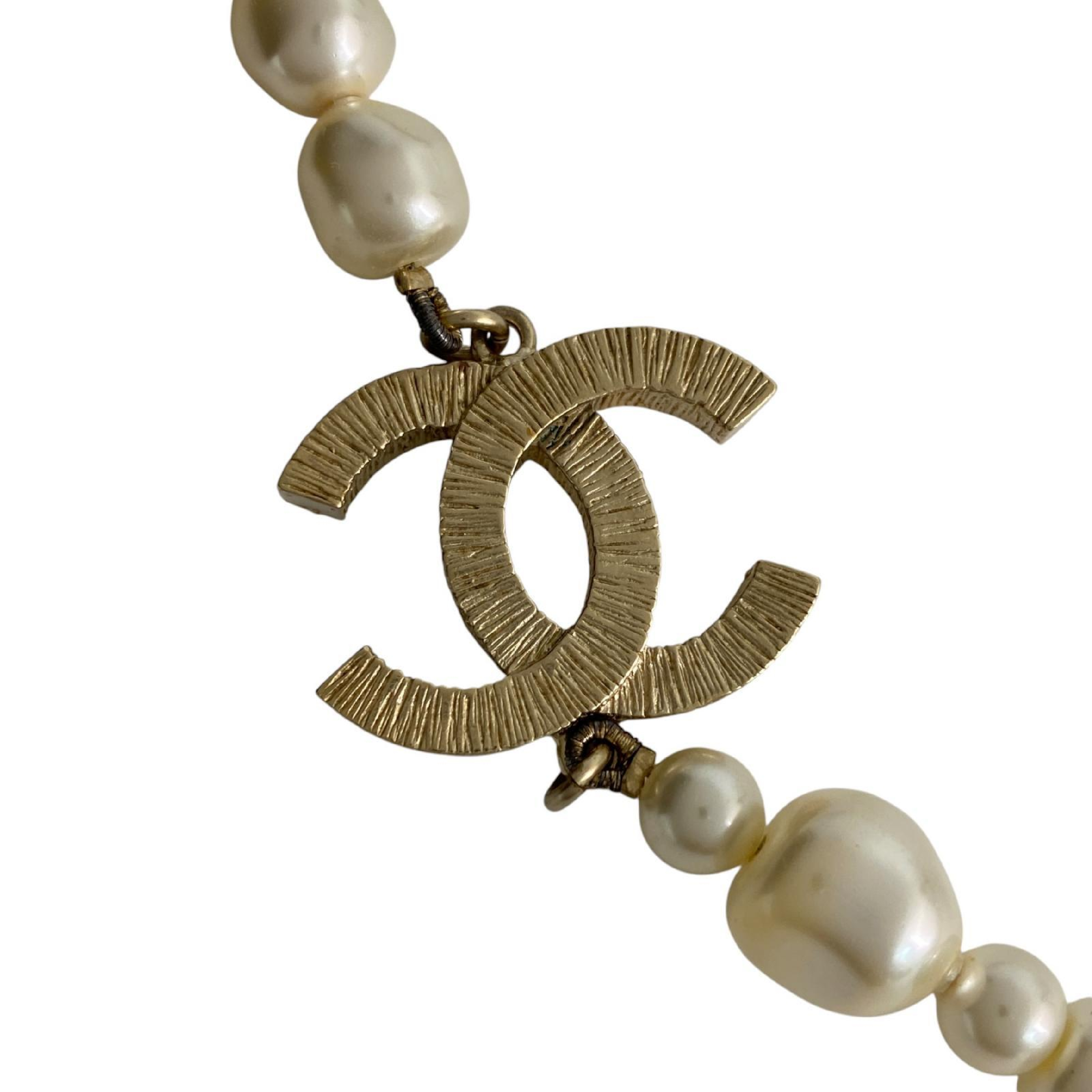 【*Shipped from: Hong Kong*】CHANEL Champagne Gold Color Metal/Faux Pearl Coco Mark F14V Necklace — view 8