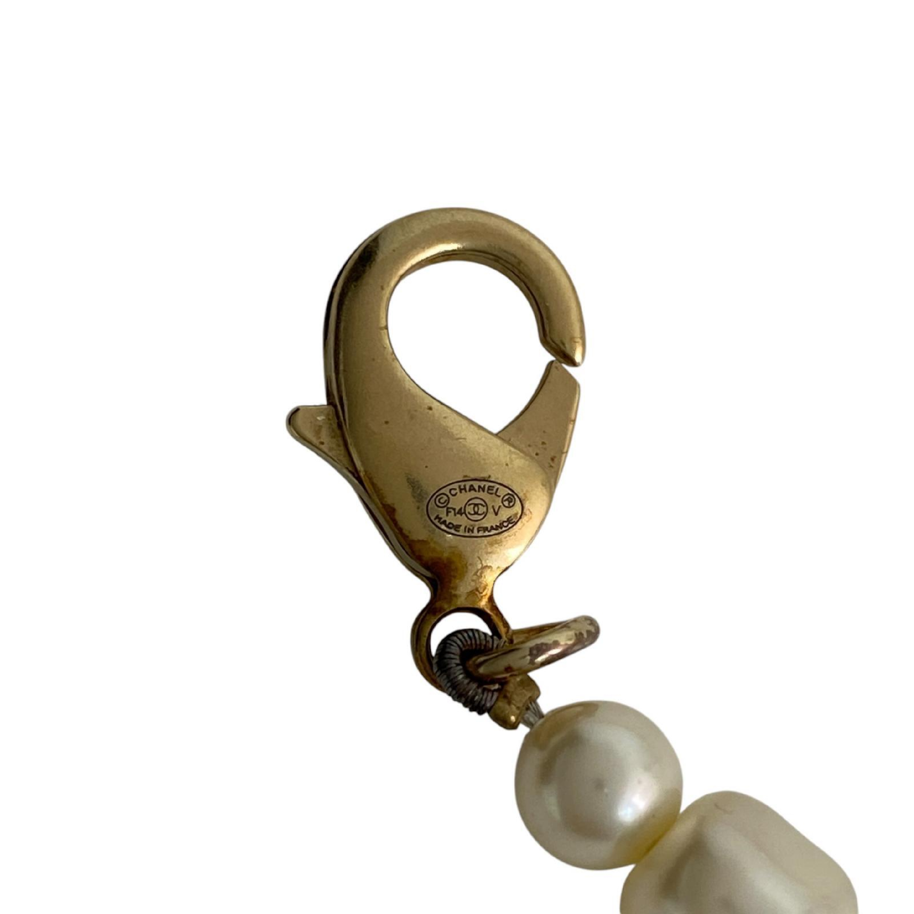 【*Shipped from: Hong Kong*】CHANEL Champagne Gold Color Metal/Faux Pearl Coco Mark F14V Necklace — view 10