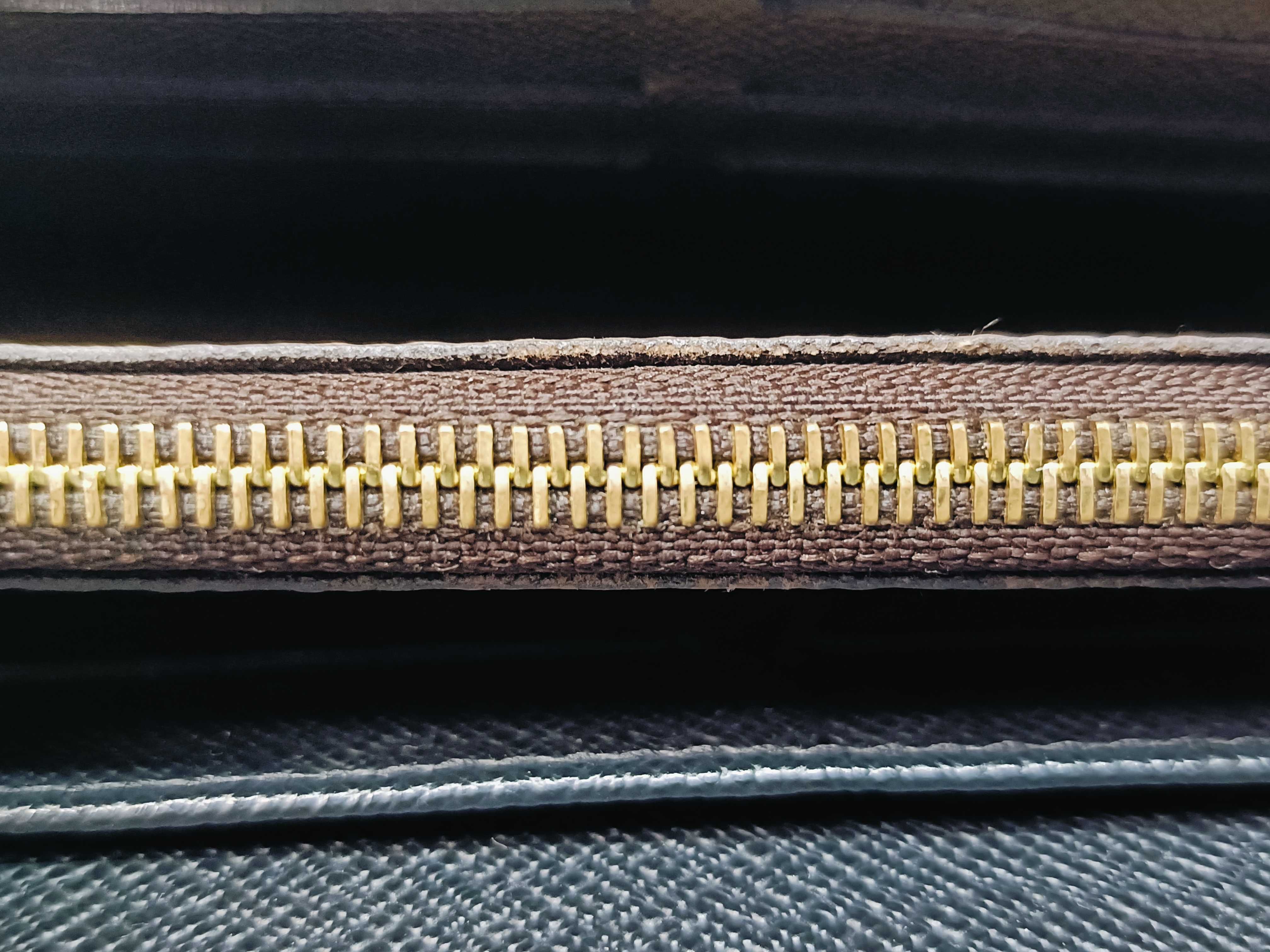 Monogram Portefeuille Sarah Reverse Wallet — view 11