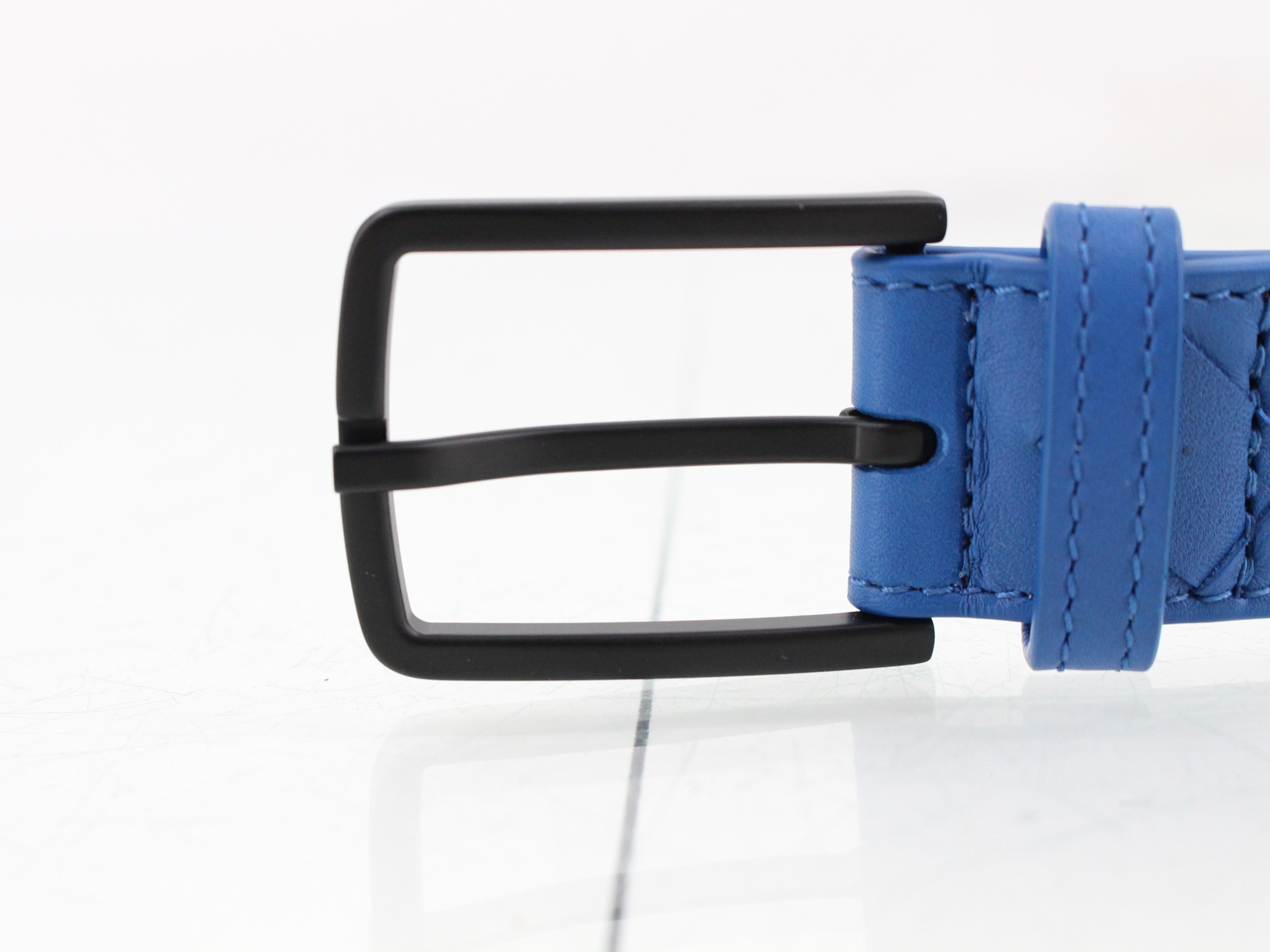 Intrecciato belt, blue leather — view 3