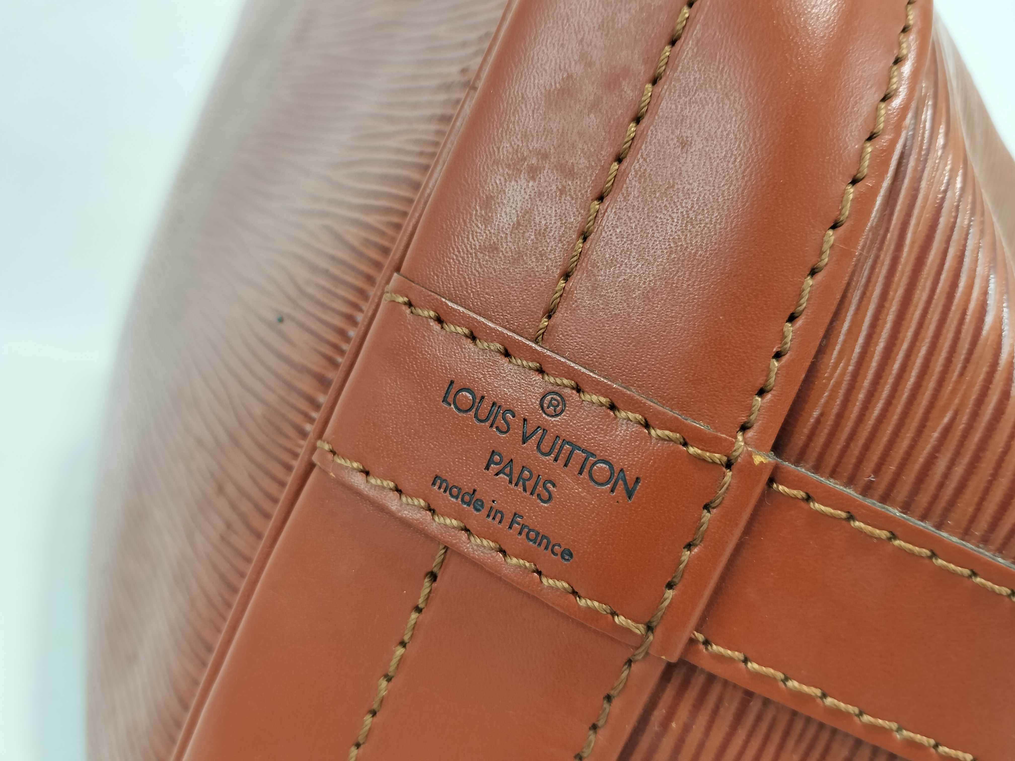 Epi LV Epi Noe Shoulder Bag — view 11