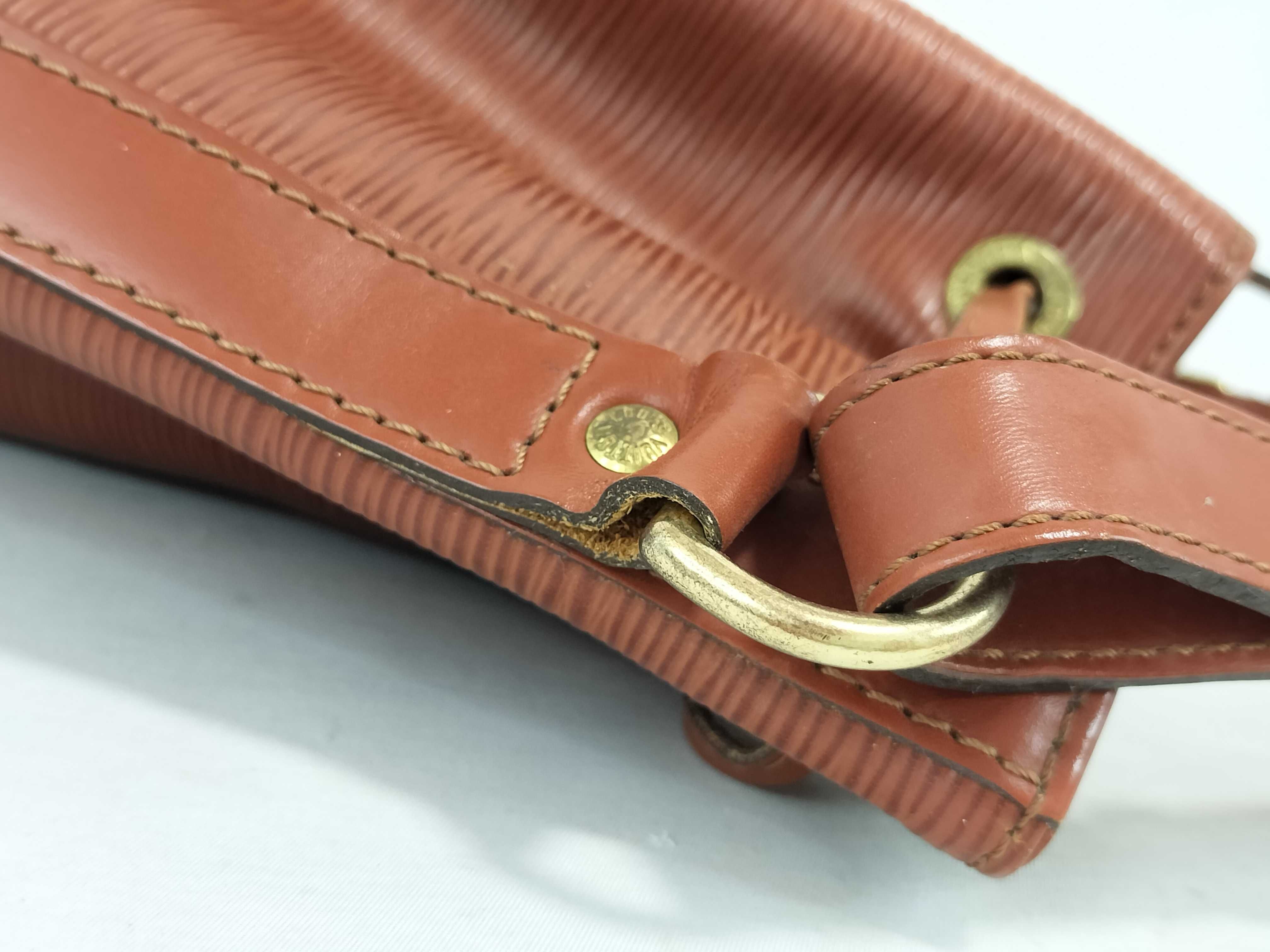Epi LV Epi Noe Shoulder Bag — view 5