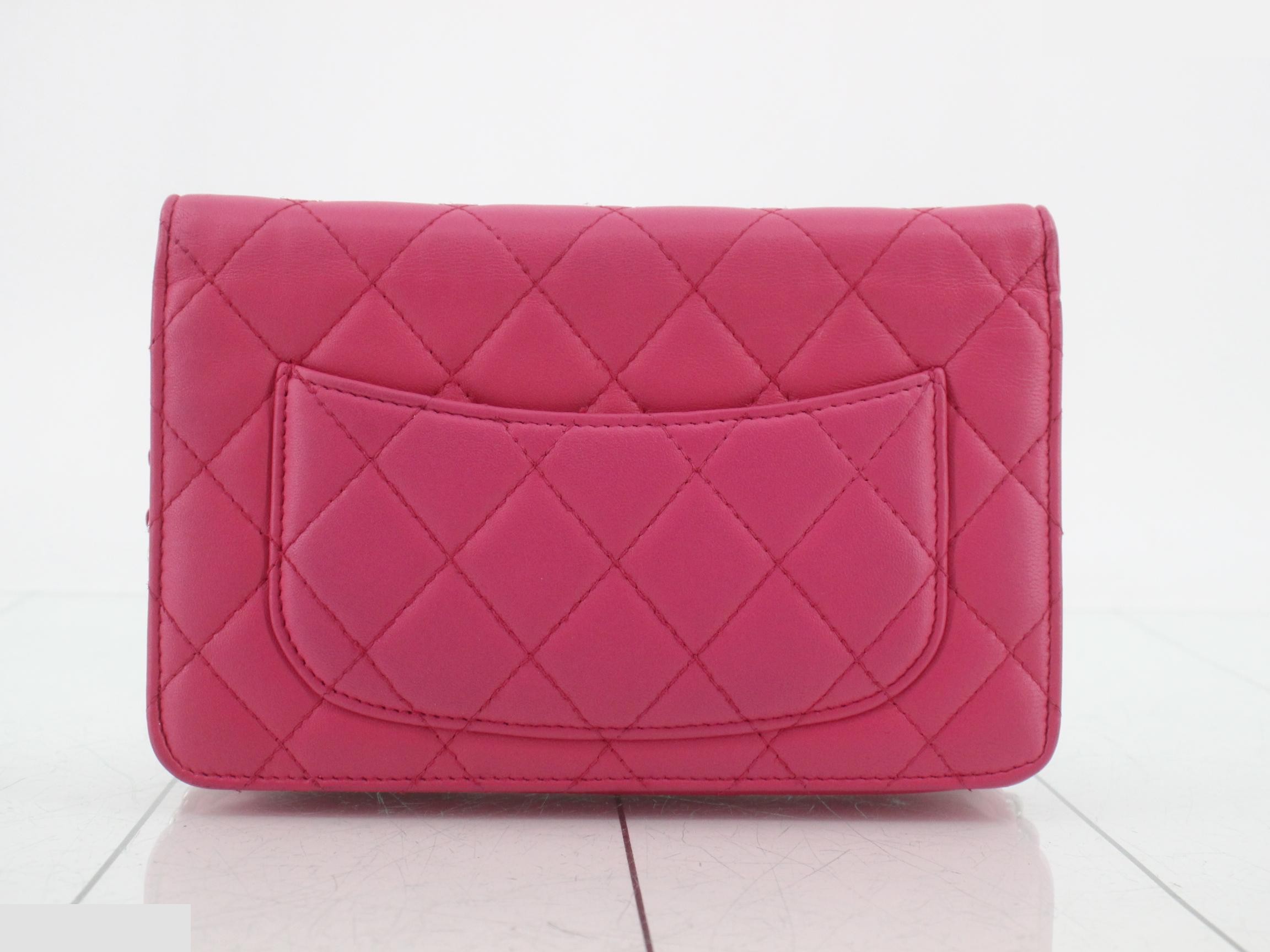 Matelassé Lambskin Chain Wallet Seal — view 2