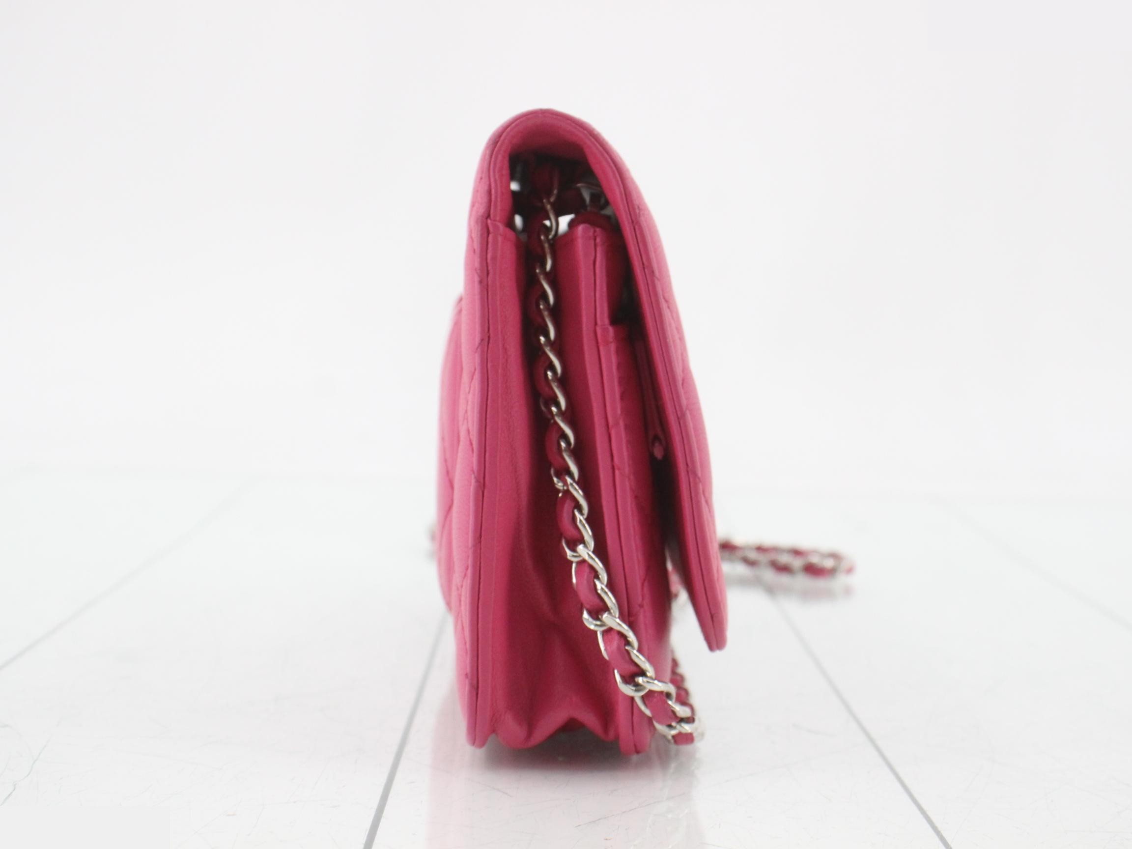 Matelassé Lambskin Chain Wallet Seal — view 4