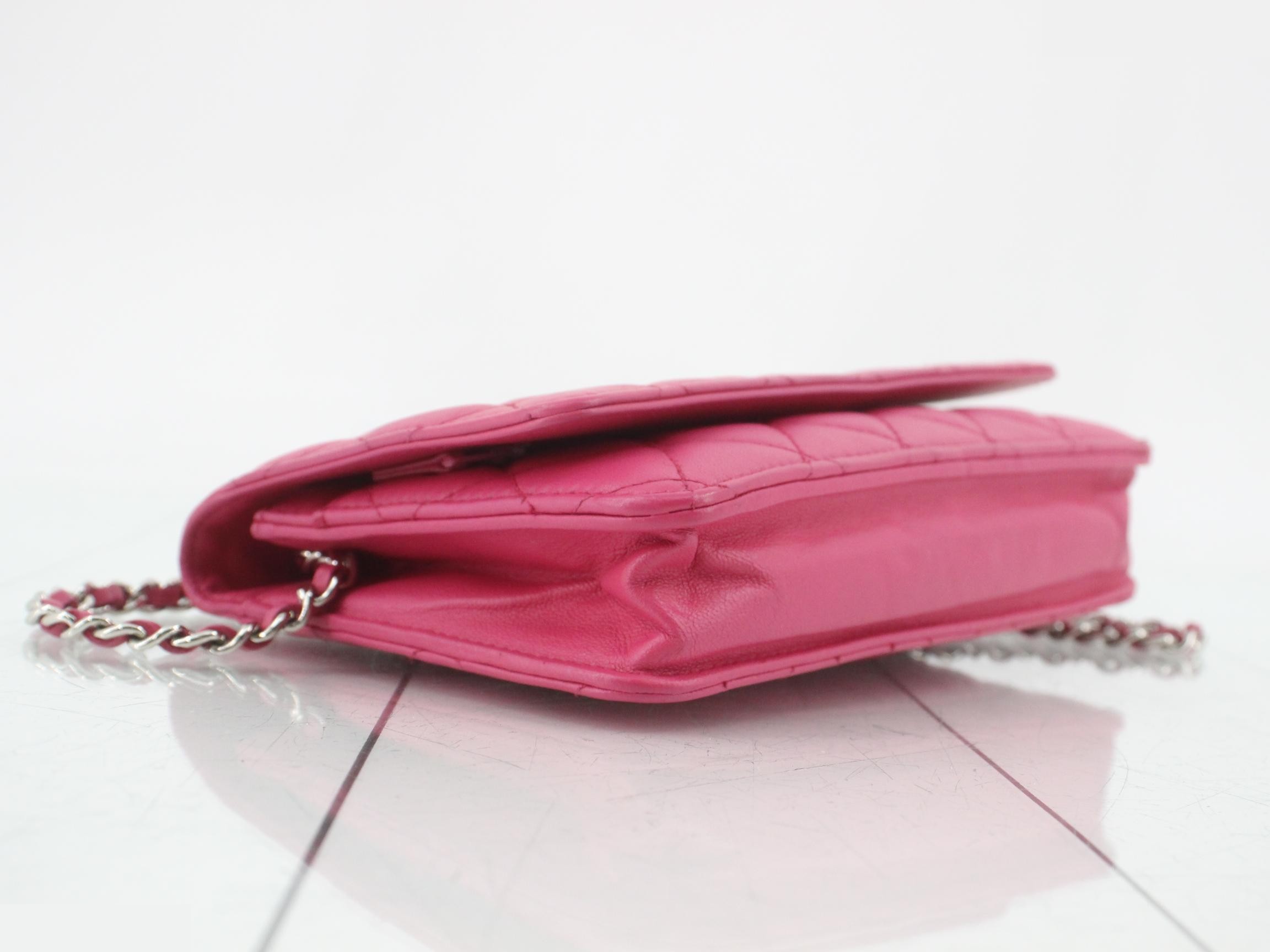 Matelassé Lambskin Chain Wallet Seal — view 5