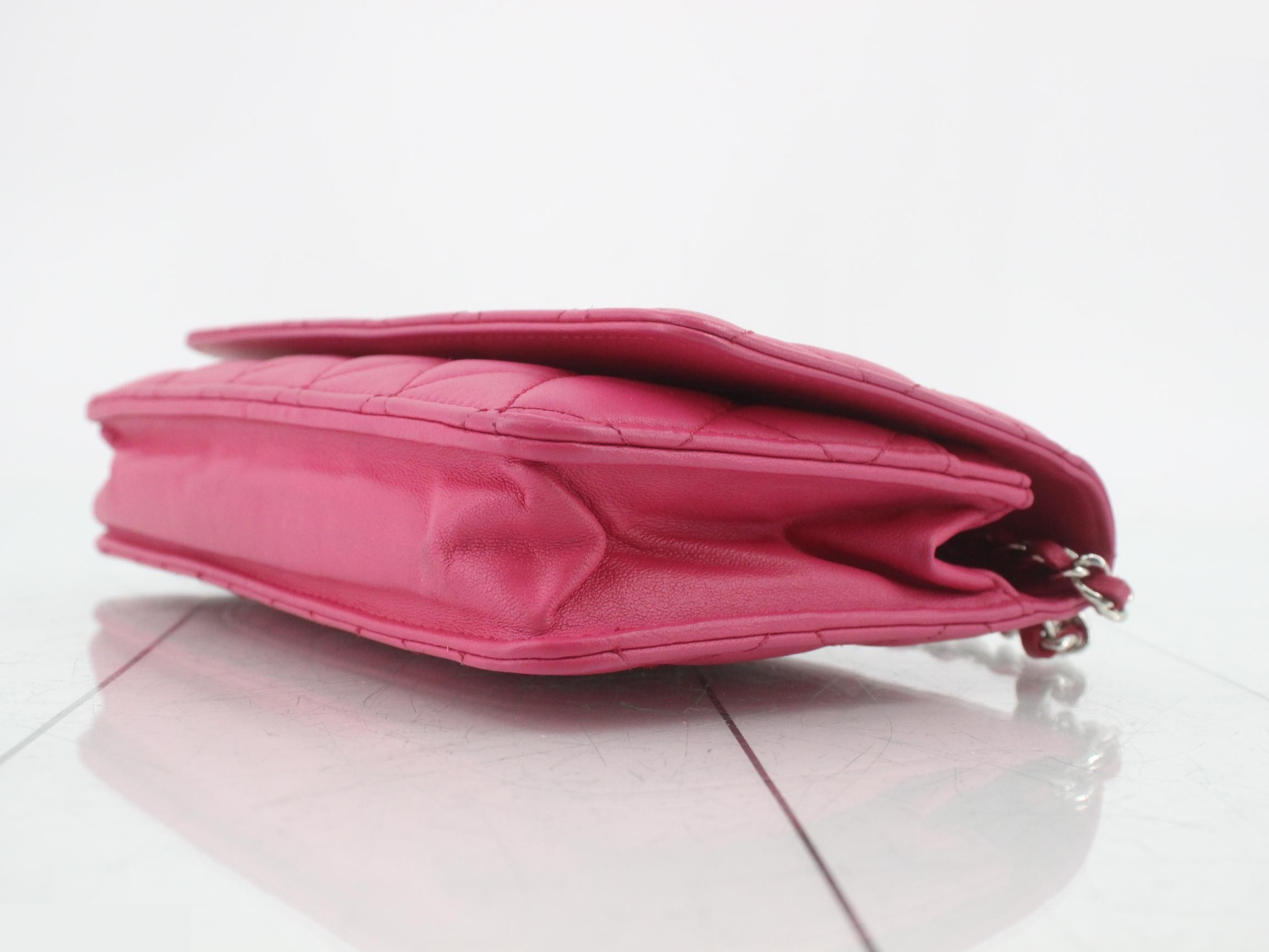 Matelassé Lambskin Chain Wallet Seal — view 6