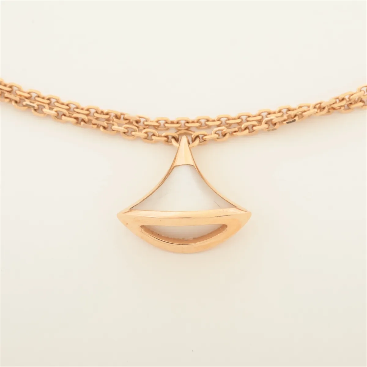 Diva's Dream Shell Bracelet, 750 (PG), 3.5g, SM, AH4H53. — view 3