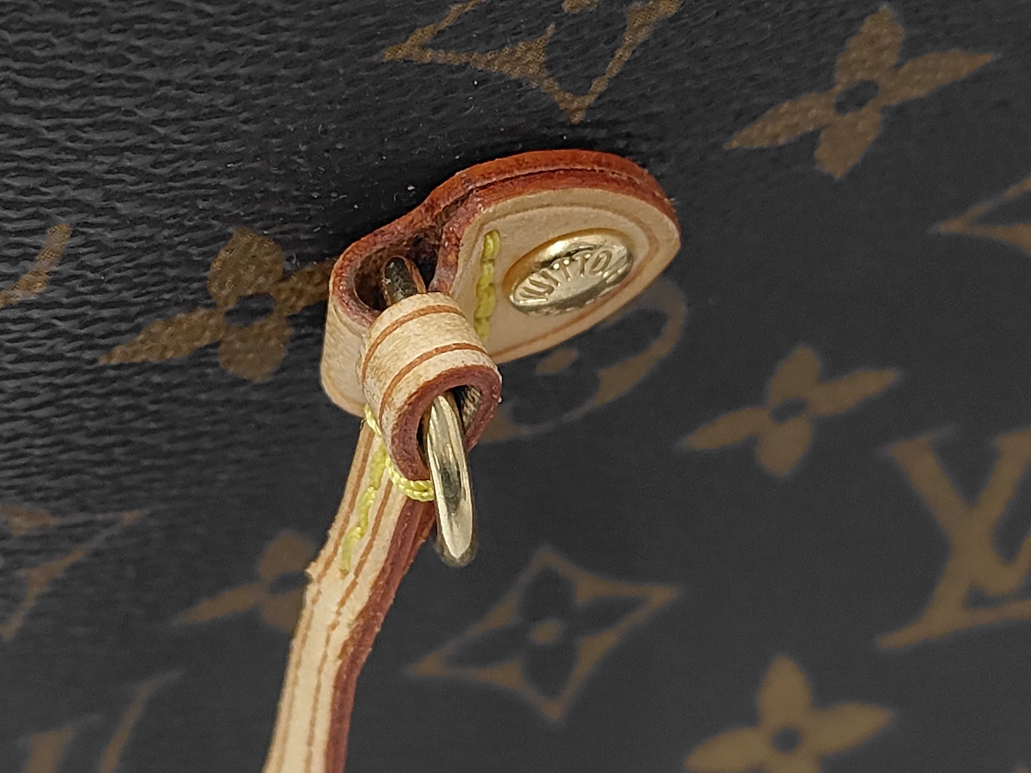 Monogram Louis Vuitton Monogram Neverfull Tote Bag — view 11