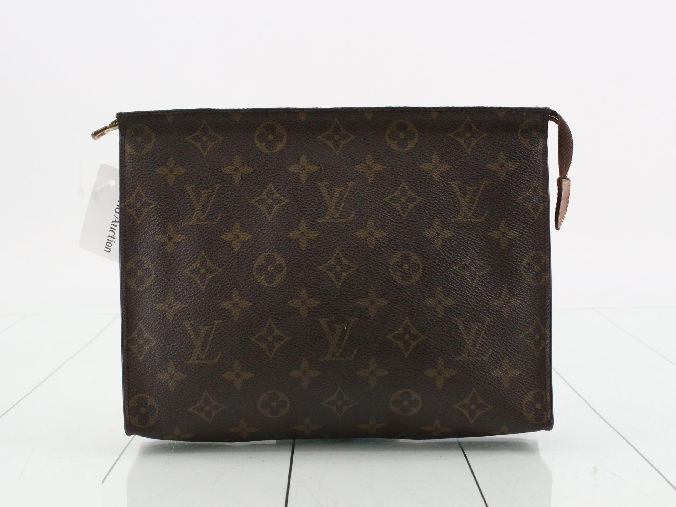 Pochette Toilette 26 Monogram M47542