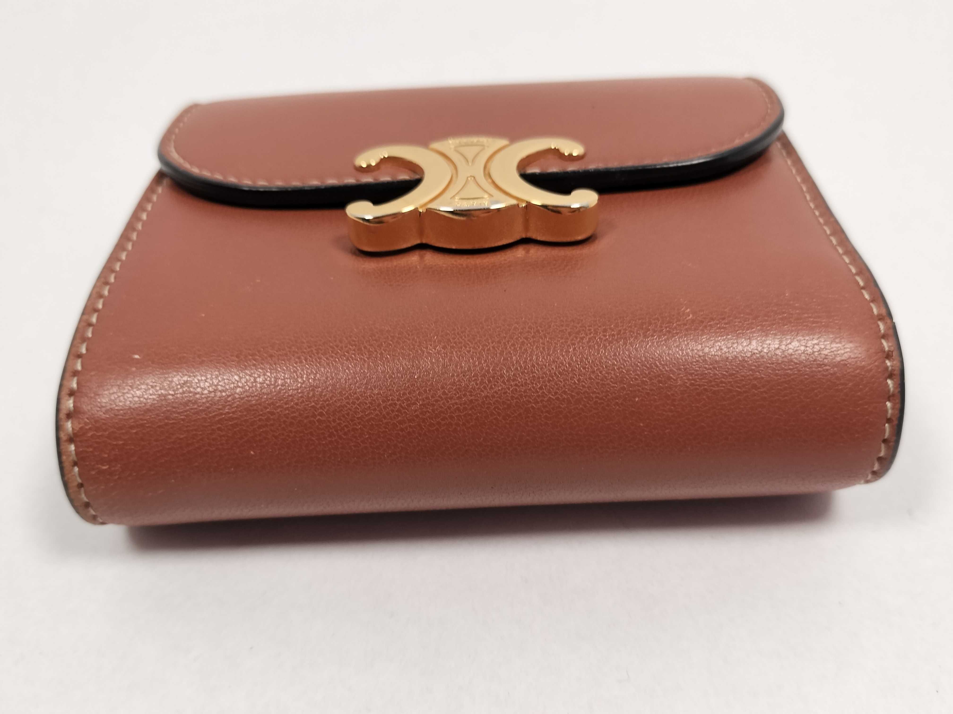 Triomphe Compact Wallet Leather Brown Wallet — view 3