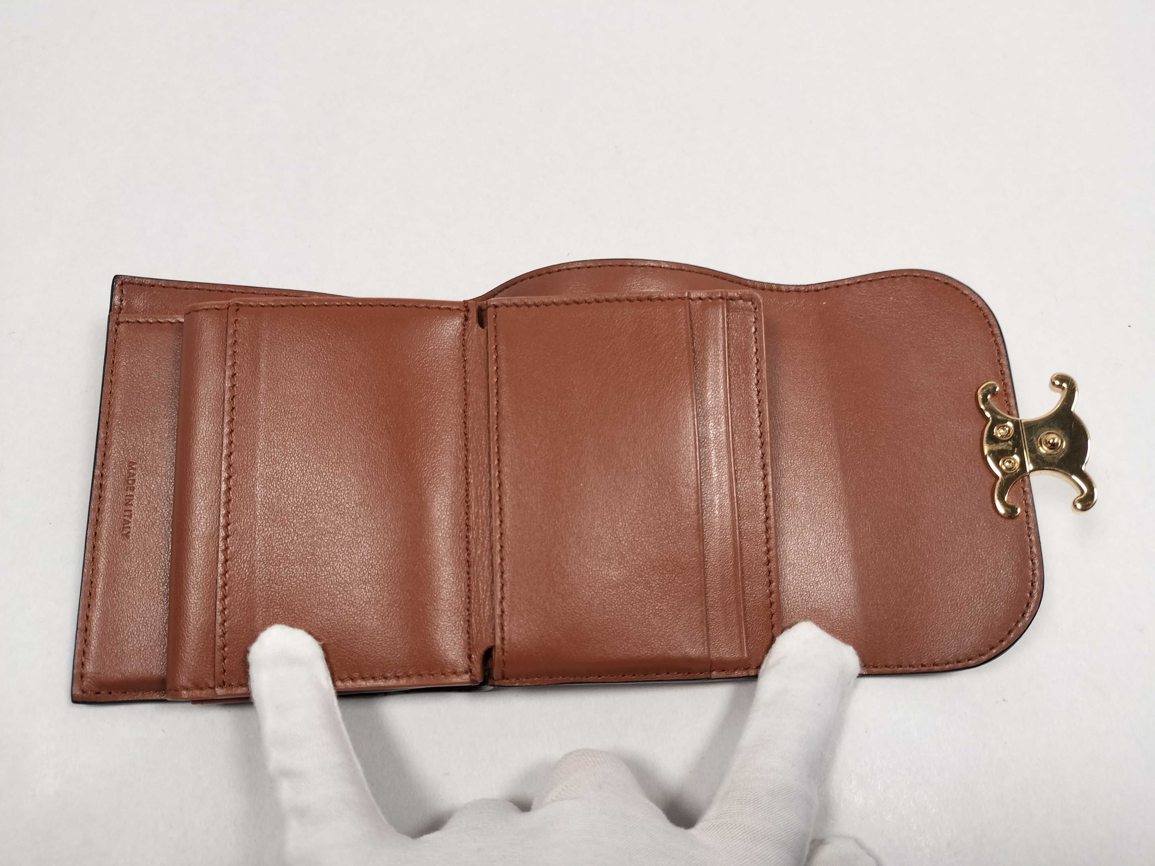 Triomphe Compact Wallet Leather Brown Wallet — view 8