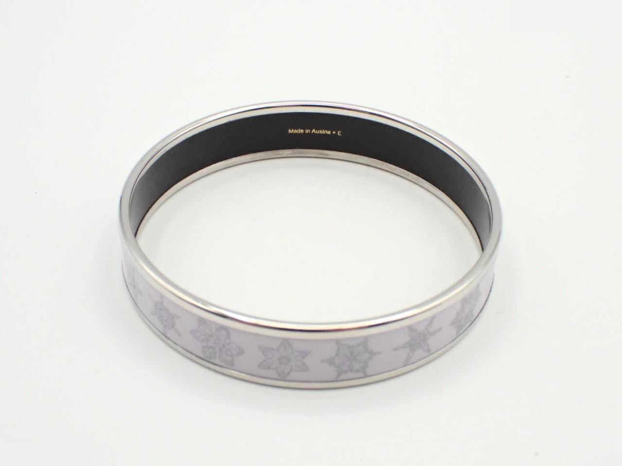 Enamel bangle, snowflake design, comes in a box, wrist circumference 20cm — view 2