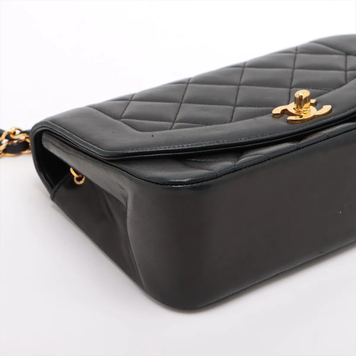 Matelasse Lambskin Single Flap Single Chain Bag Diana Flap Black Gold Hardware — view 4