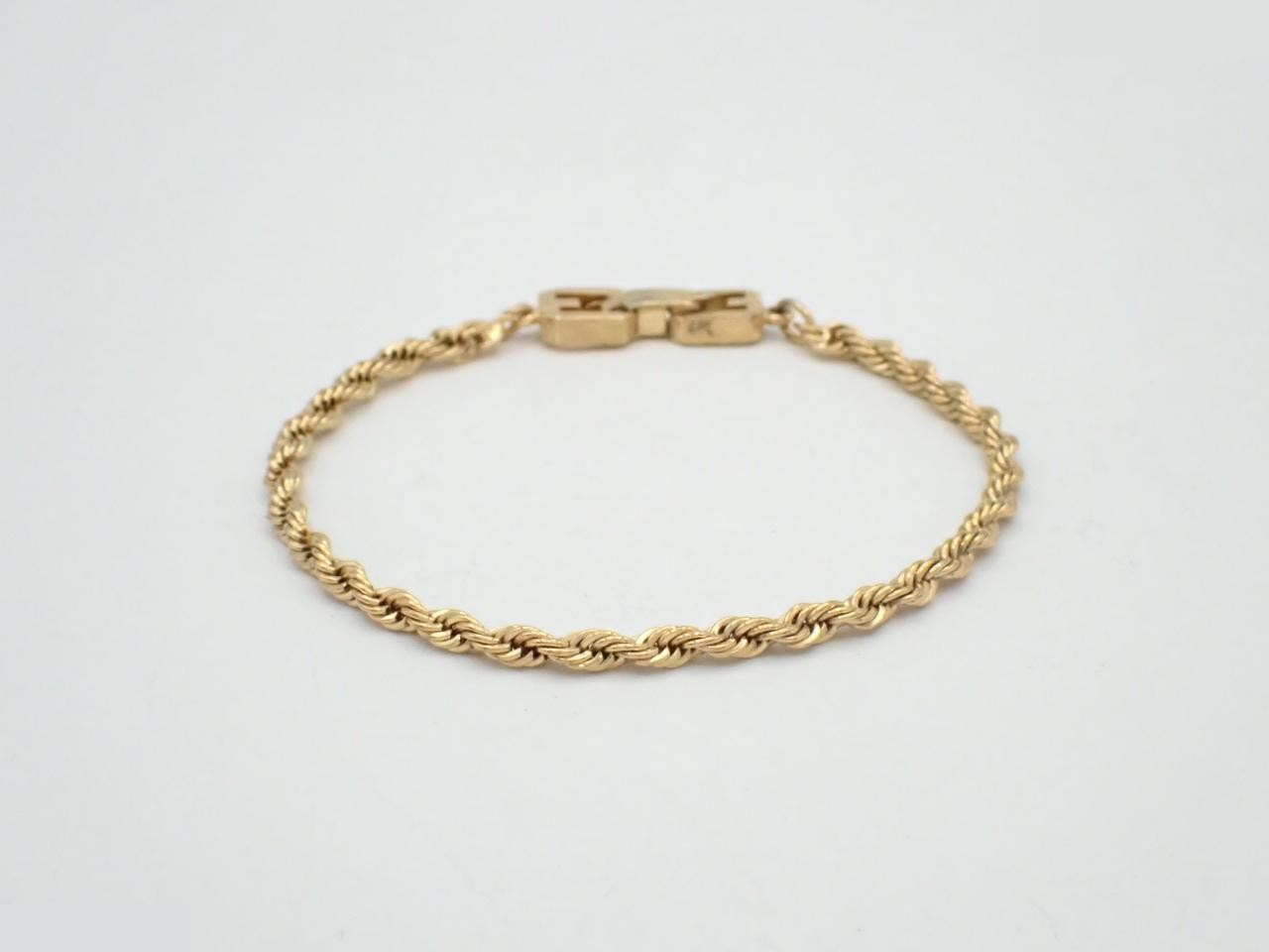 Bracelet, wrist circumference approximately 17.5 cm