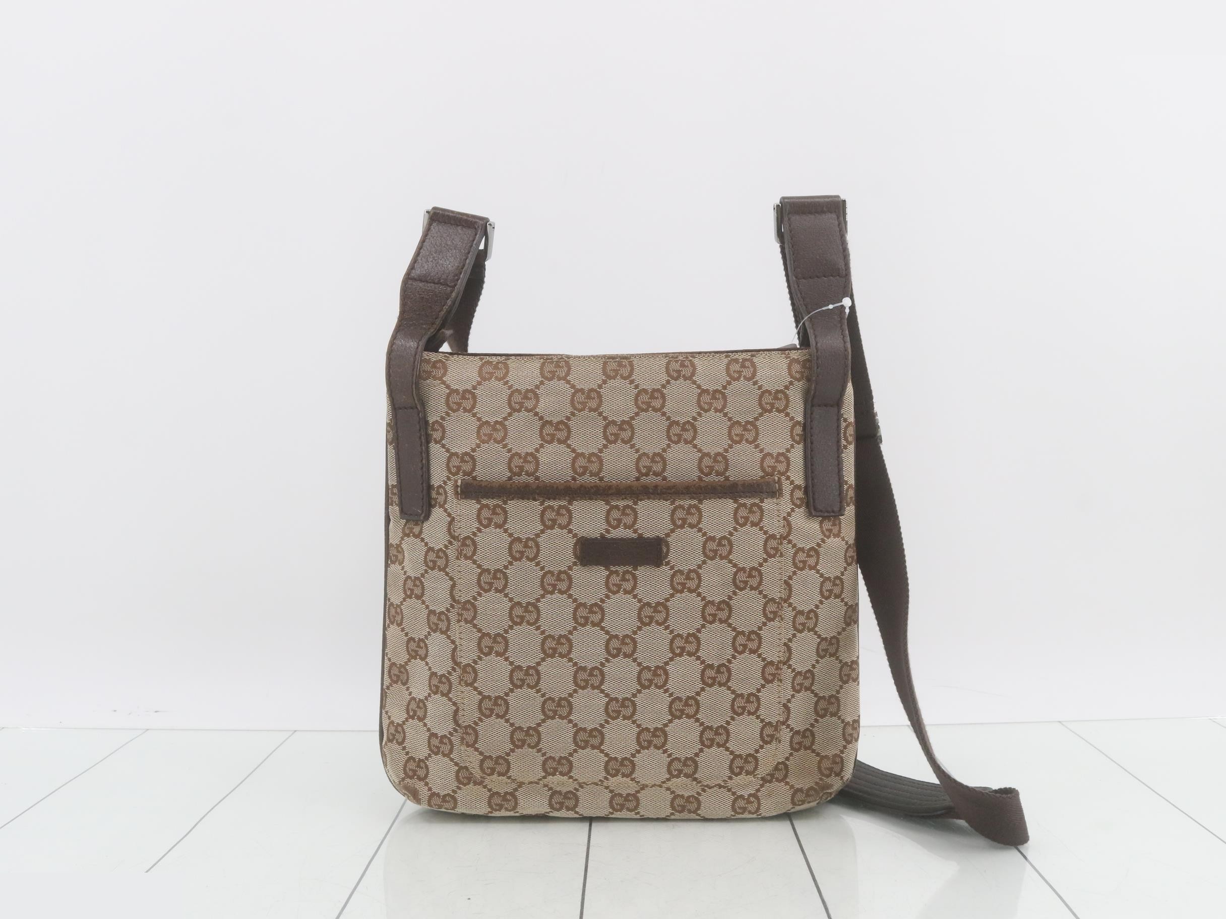 GG canvas shoulder bag