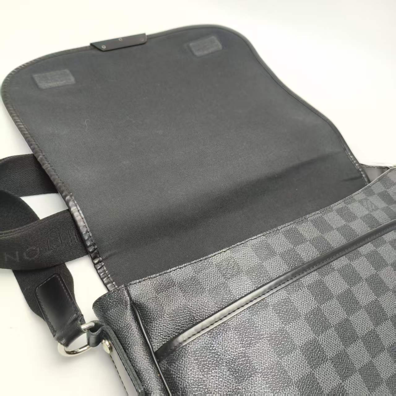 【*Shipped from: China*】LOUIS VUITTON PU Shoulder Bag — view 6
