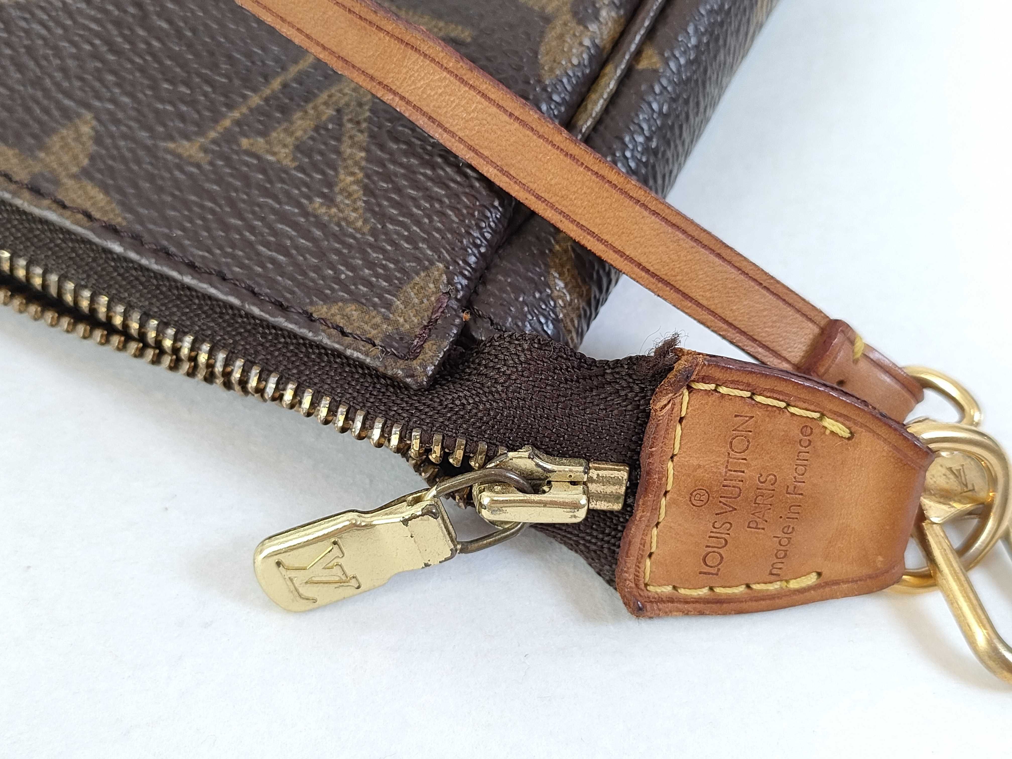 Monogram Louis Vuitton Accessory Pouch m51980 Pouch — view 14