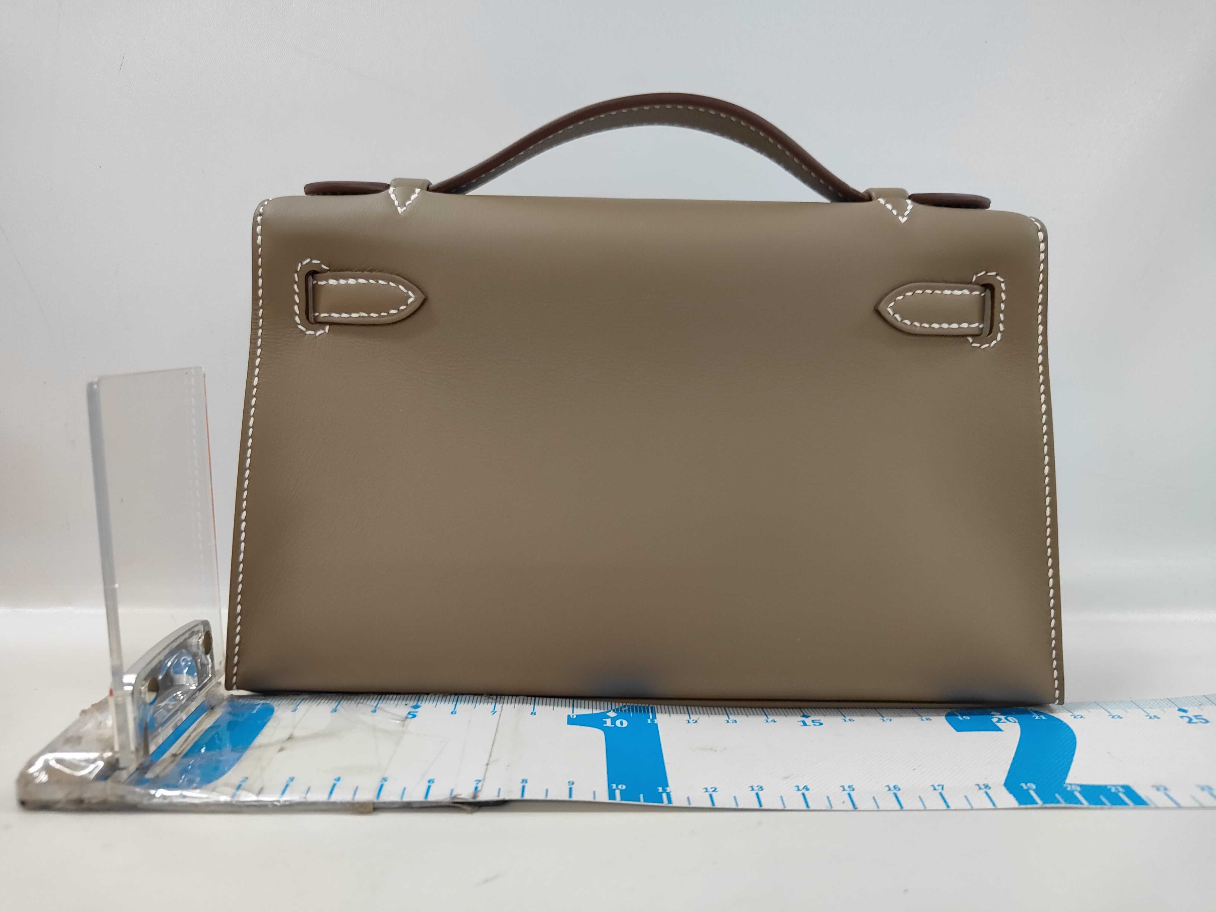 Pochette Kelly Swift Etoupe Silver Hardware G Stamp Handbag — view 2