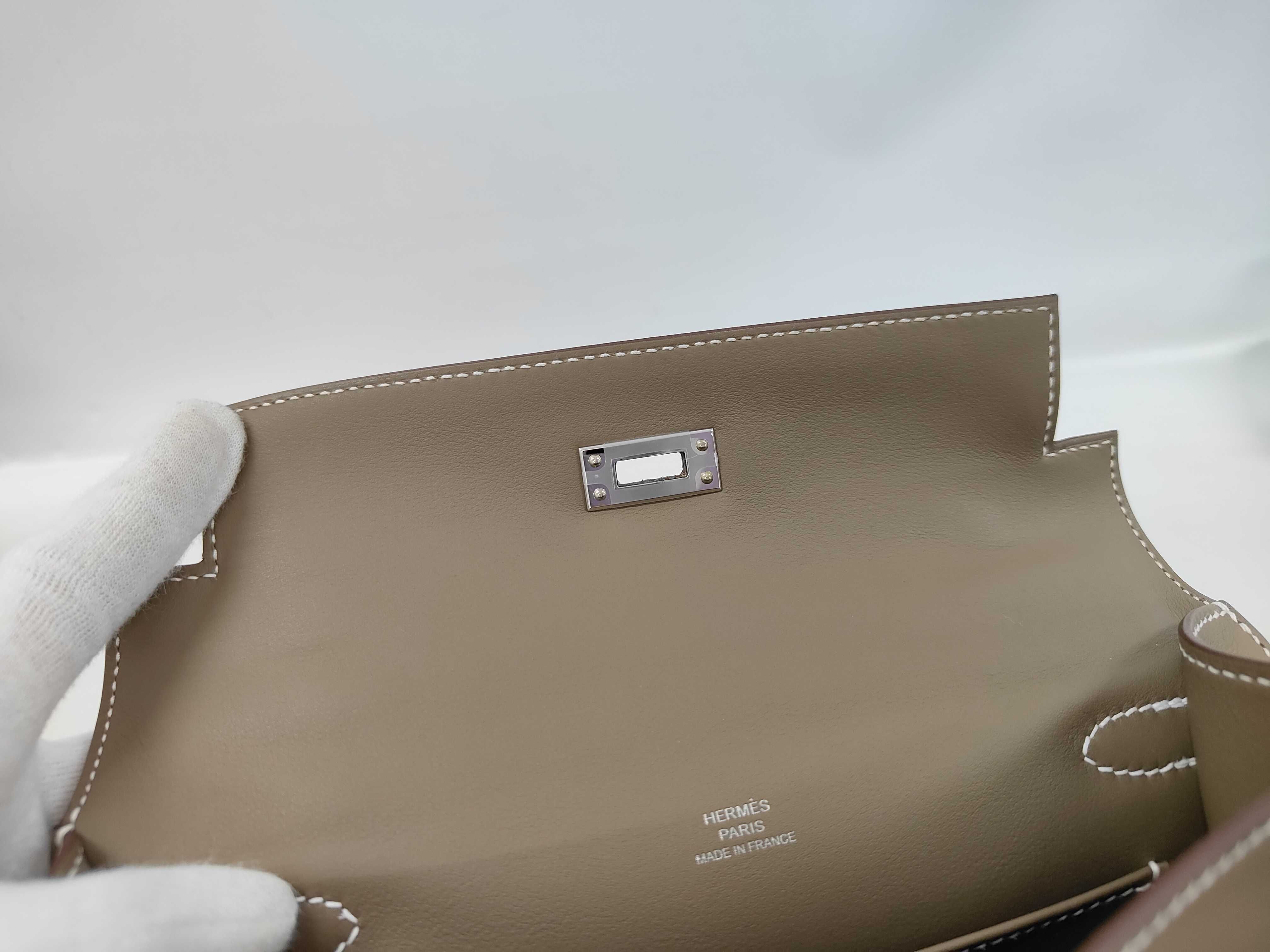 Pochette Kelly Swift Etoupe Silver Hardware G Stamp Handbag — view 8