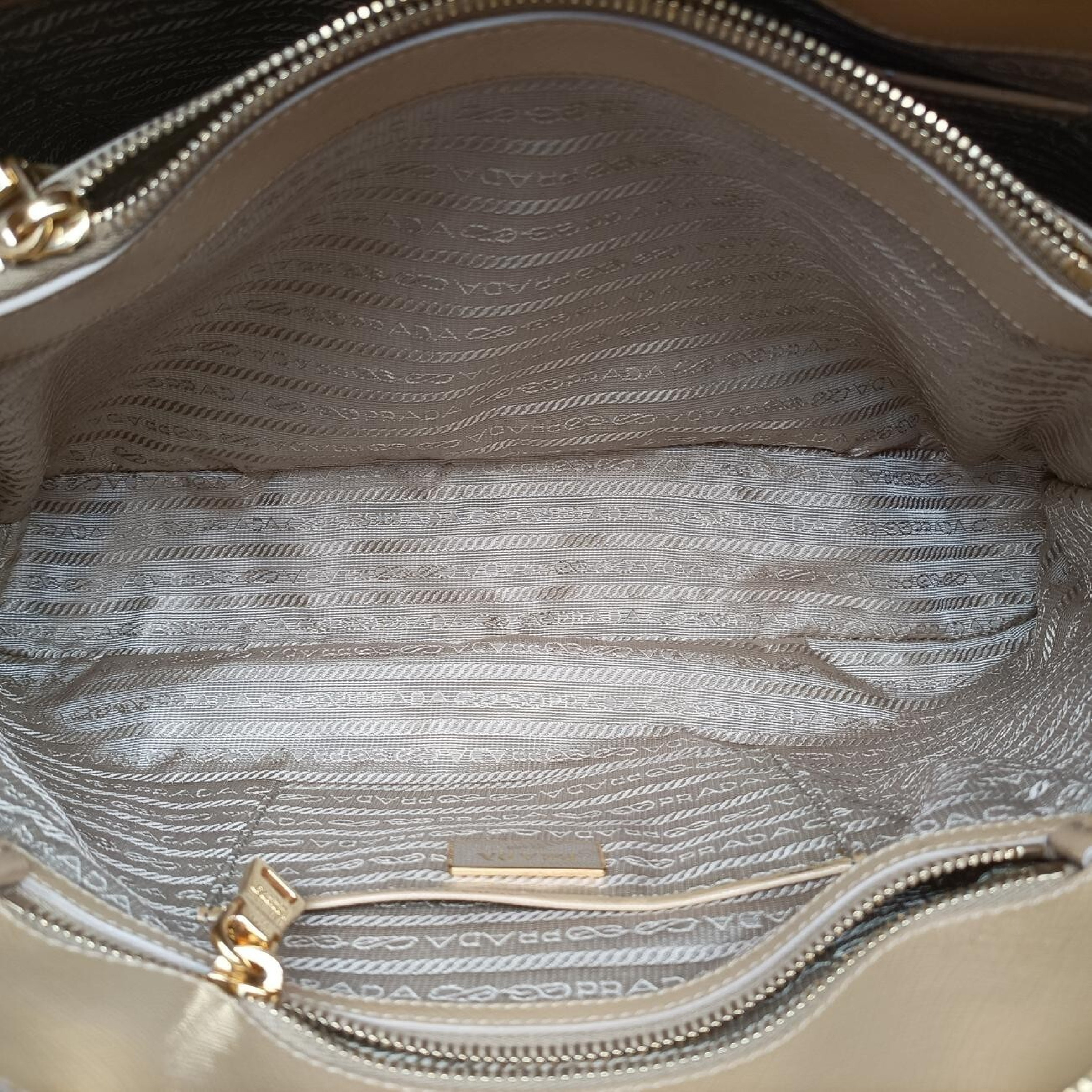 Pyramid Beige Patent Leather Handbag BL0808 31/F — view 6