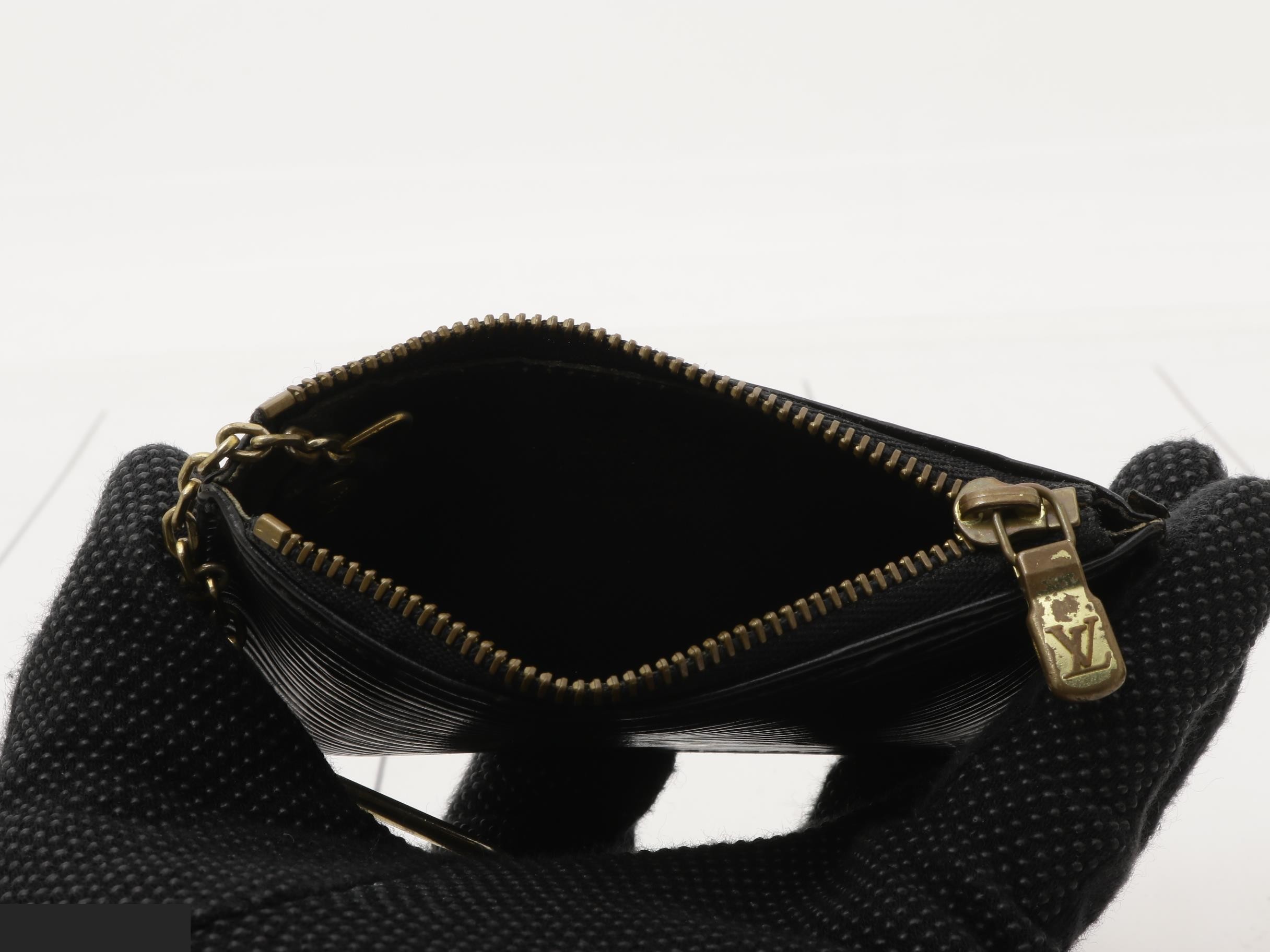 Coin case — view 4