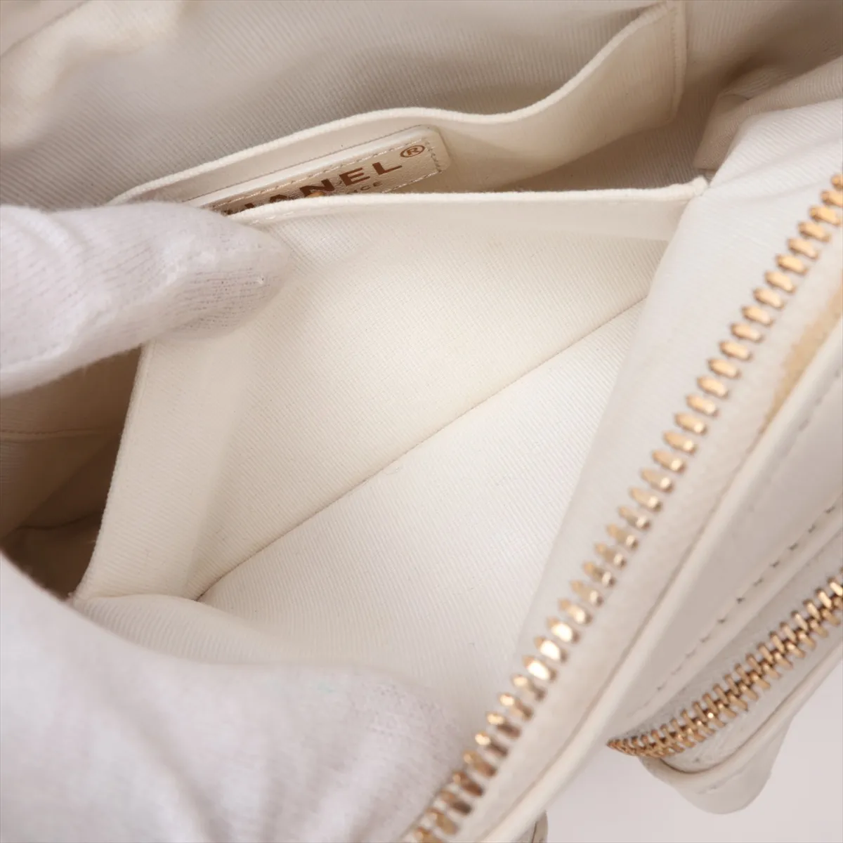 Matelassé Leather Chain Shoulder Bag, White with Gold Hardware, NN2806UE, Random Plate — view 8