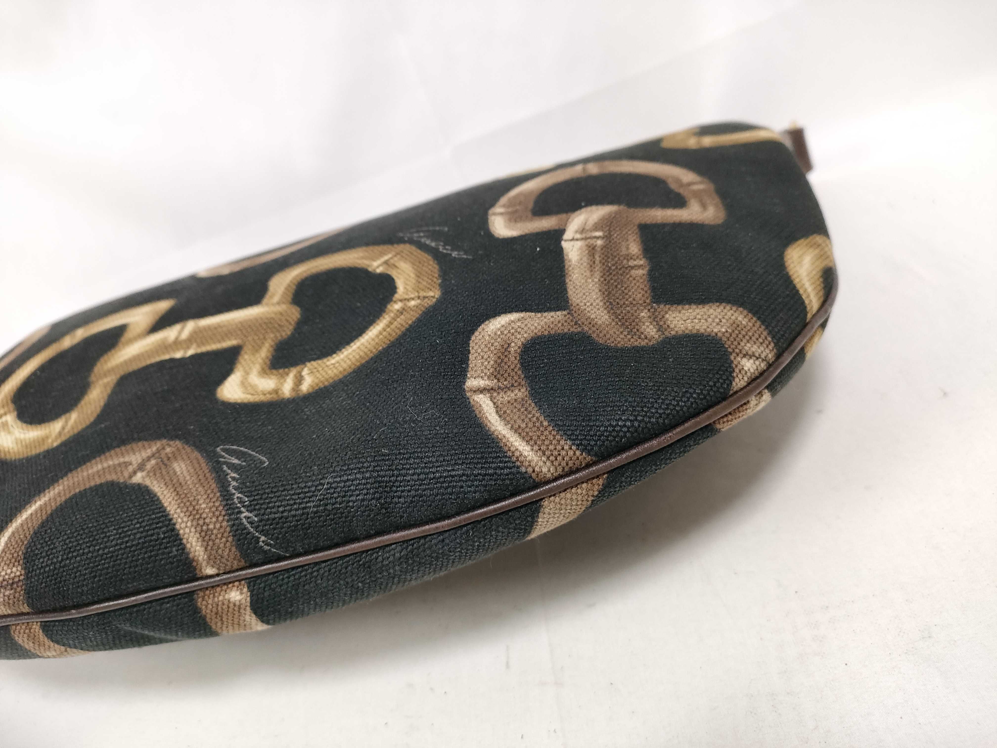 Black GG Canvas Horsebit Kidney-Shaped Single-Shoulder Bag — view 4