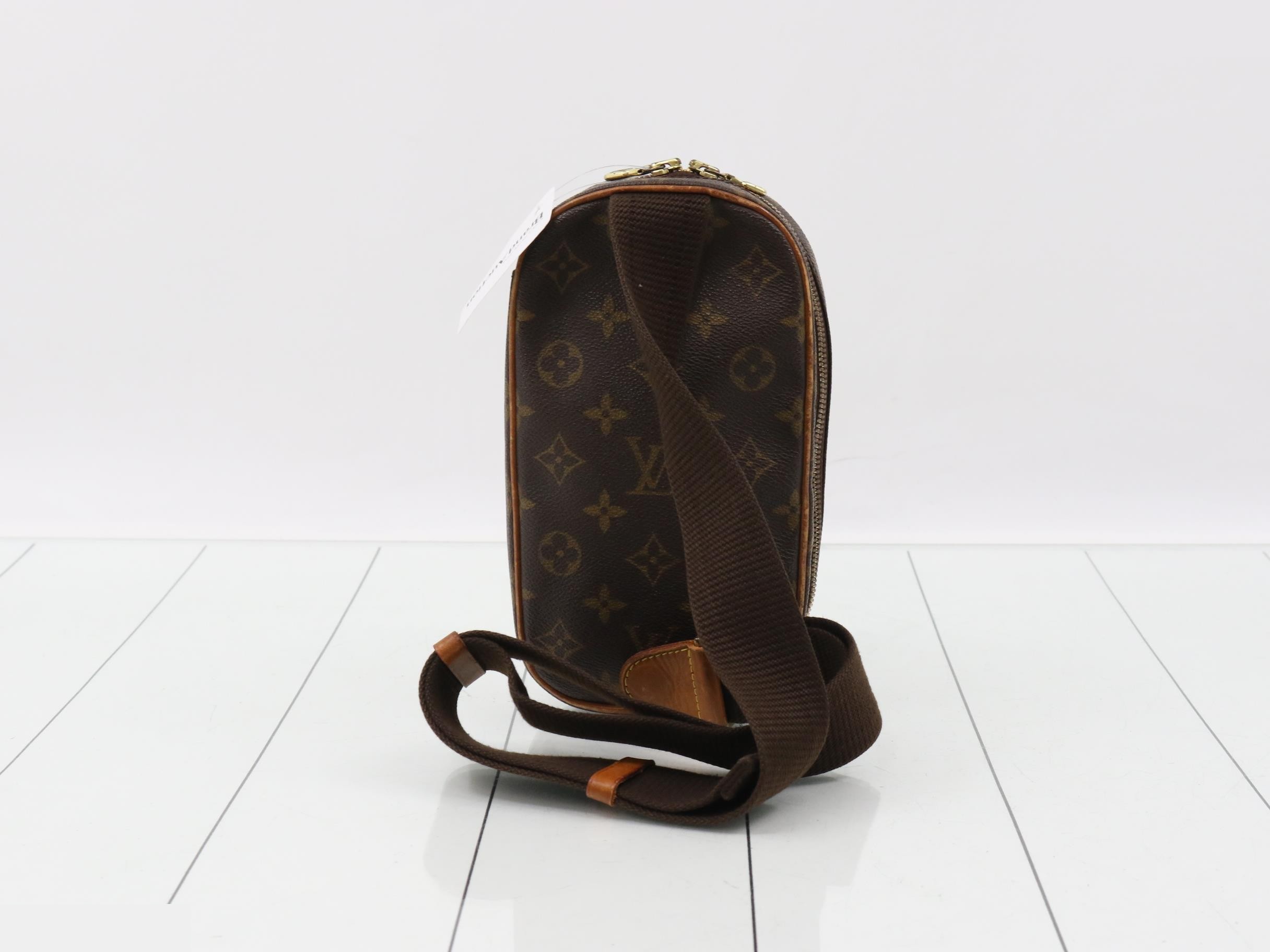 Monogram Pochette Gange Monogram Waist Bag Shoulder Bag — view 2