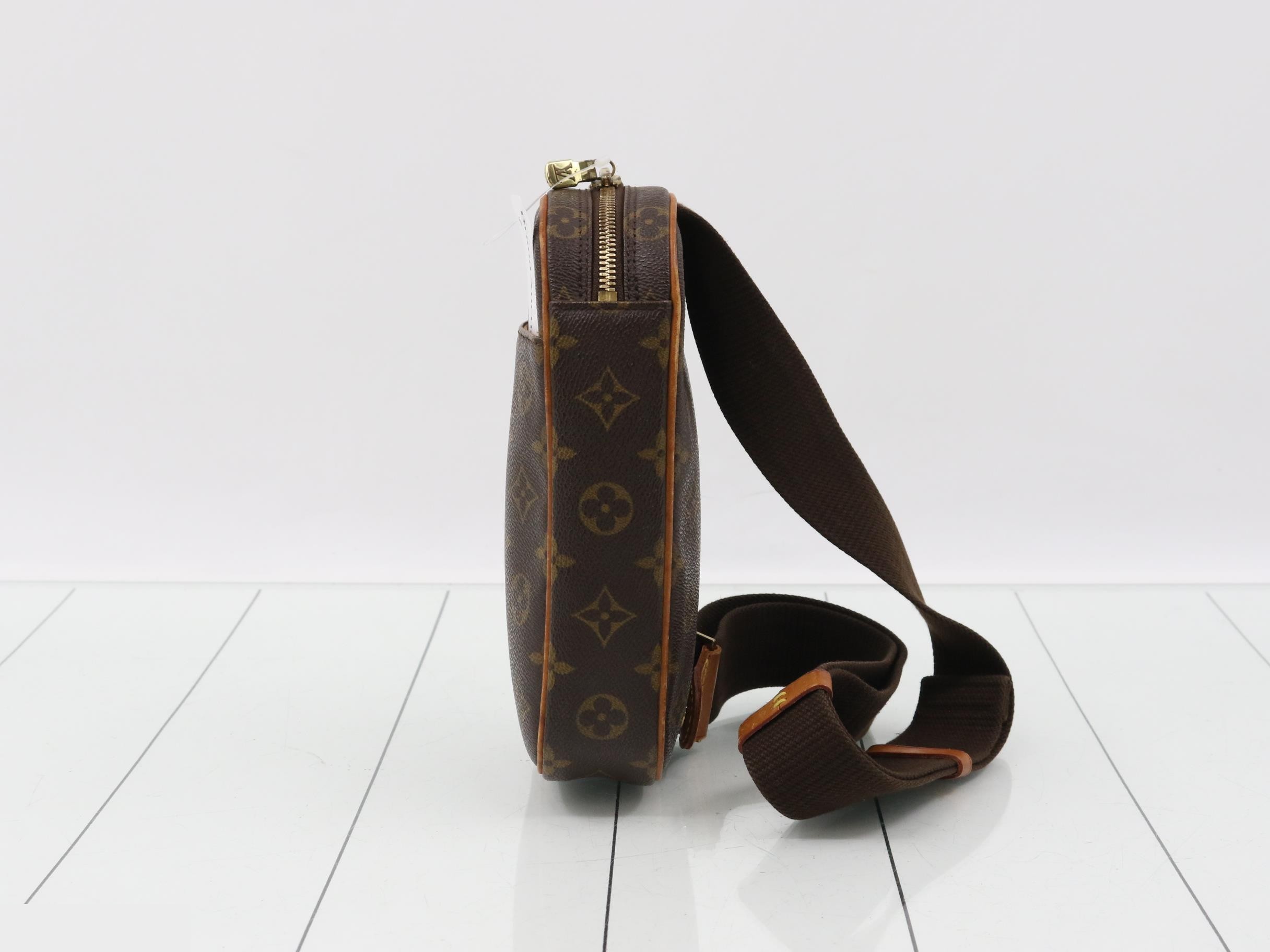 Monogram Pochette Gange Monogram Waist Bag Shoulder Bag — view 3