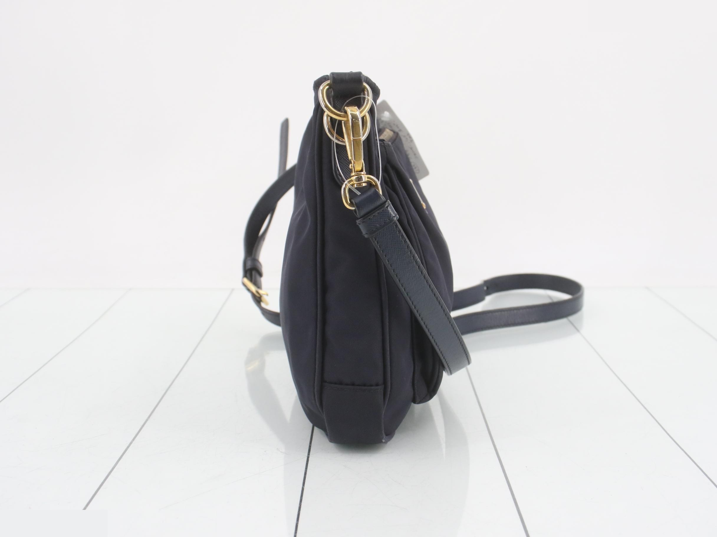 Triangle Logo Shoulder Bag, Navy, Tessuto — view 4