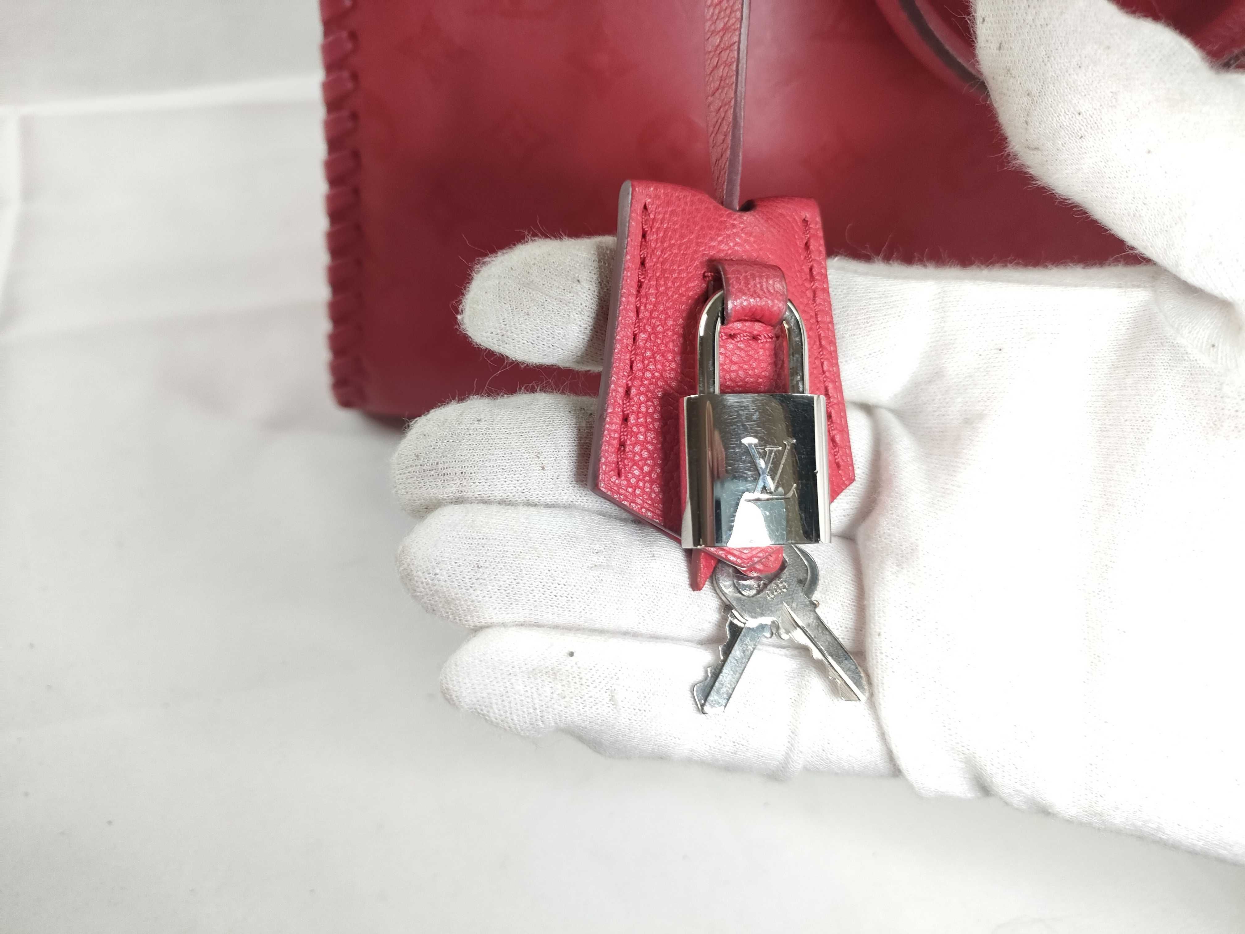 PH- Monogram Tote Bag V Shaped Shoulder Bag Red Leather M Tote Bag — view 13