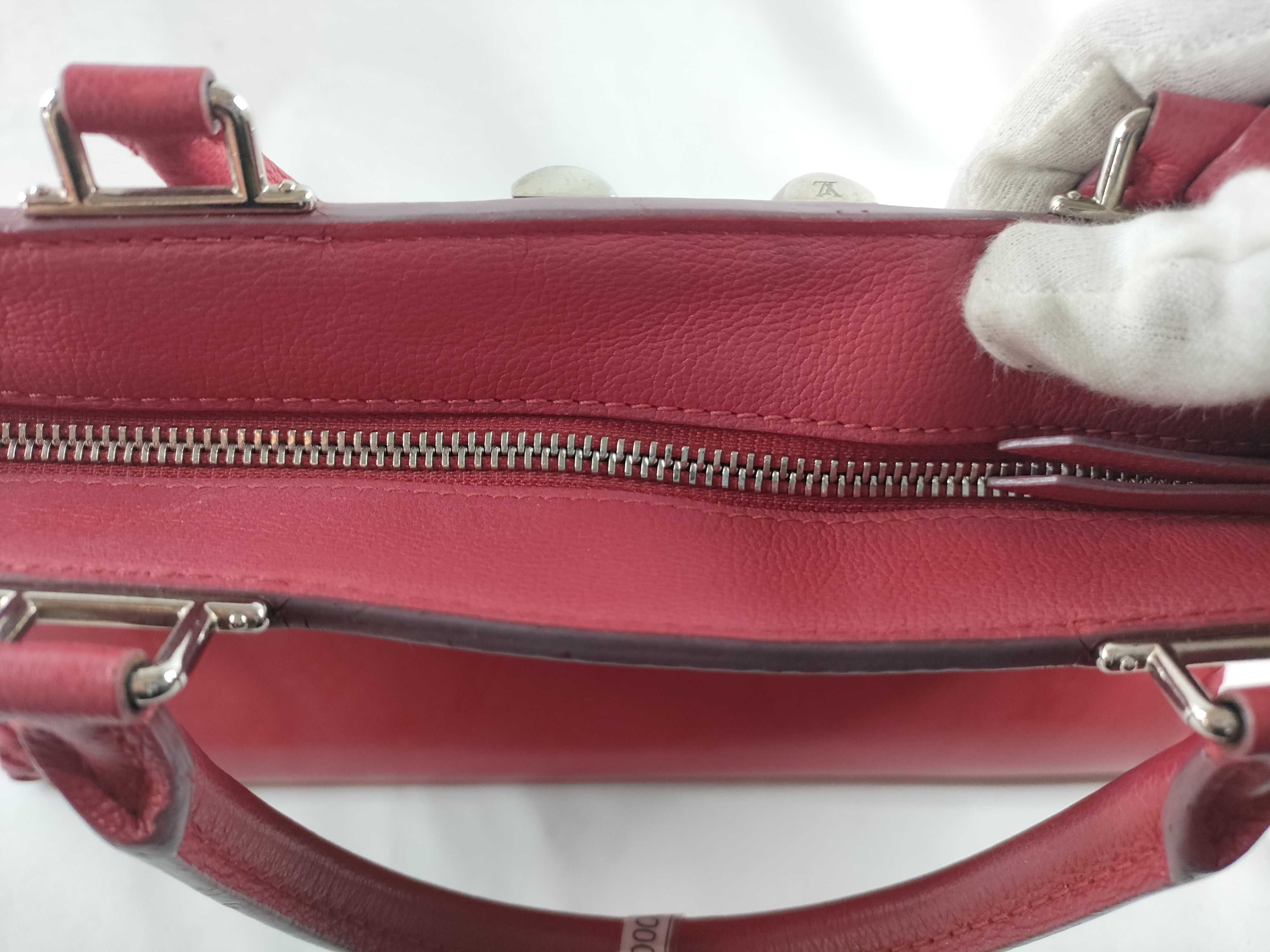 PH- Monogram Tote Bag V Shaped Shoulder Bag Red Leather M Tote Bag — view 9