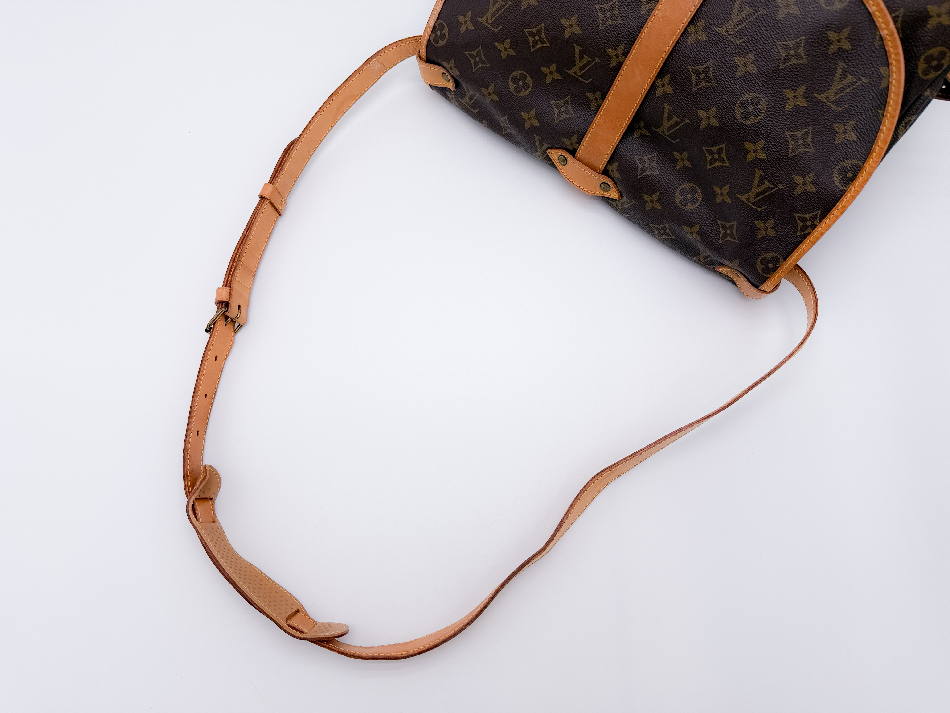 Monogram M42254 Saumur 35 AR0972 Shoulder Bag — view 3