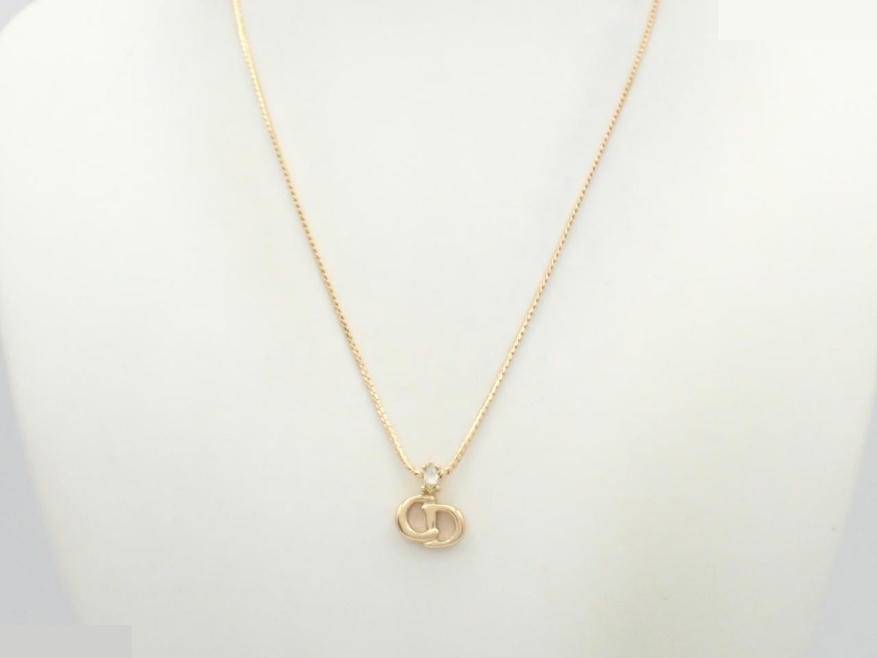 CD logo necklace with rhinestones, chain approximately 42cm long. — view 3