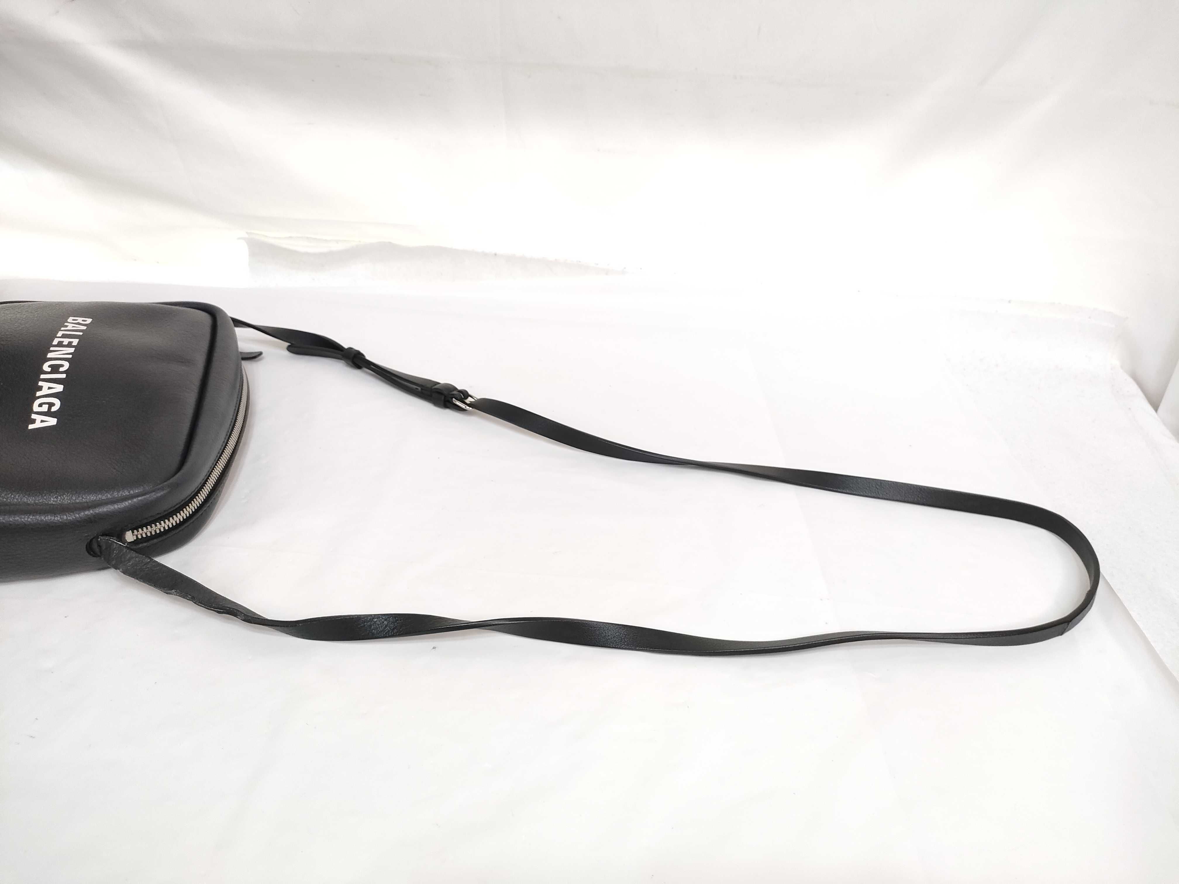 Everyday Camera Shoulder Bag — view 3