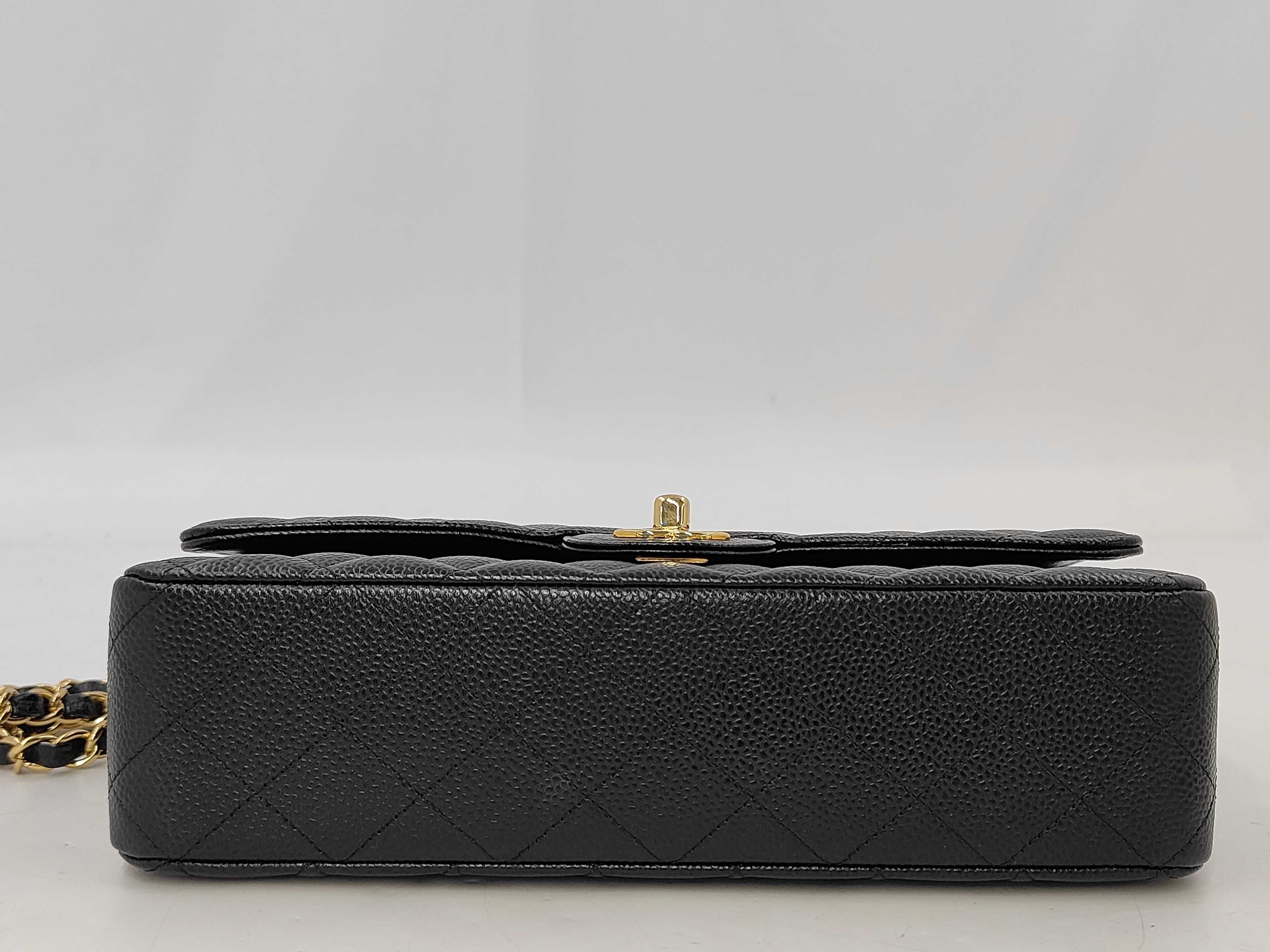 Matelassé 25 Double Flap Double Chain Caviar Shoulder Bag — view 4