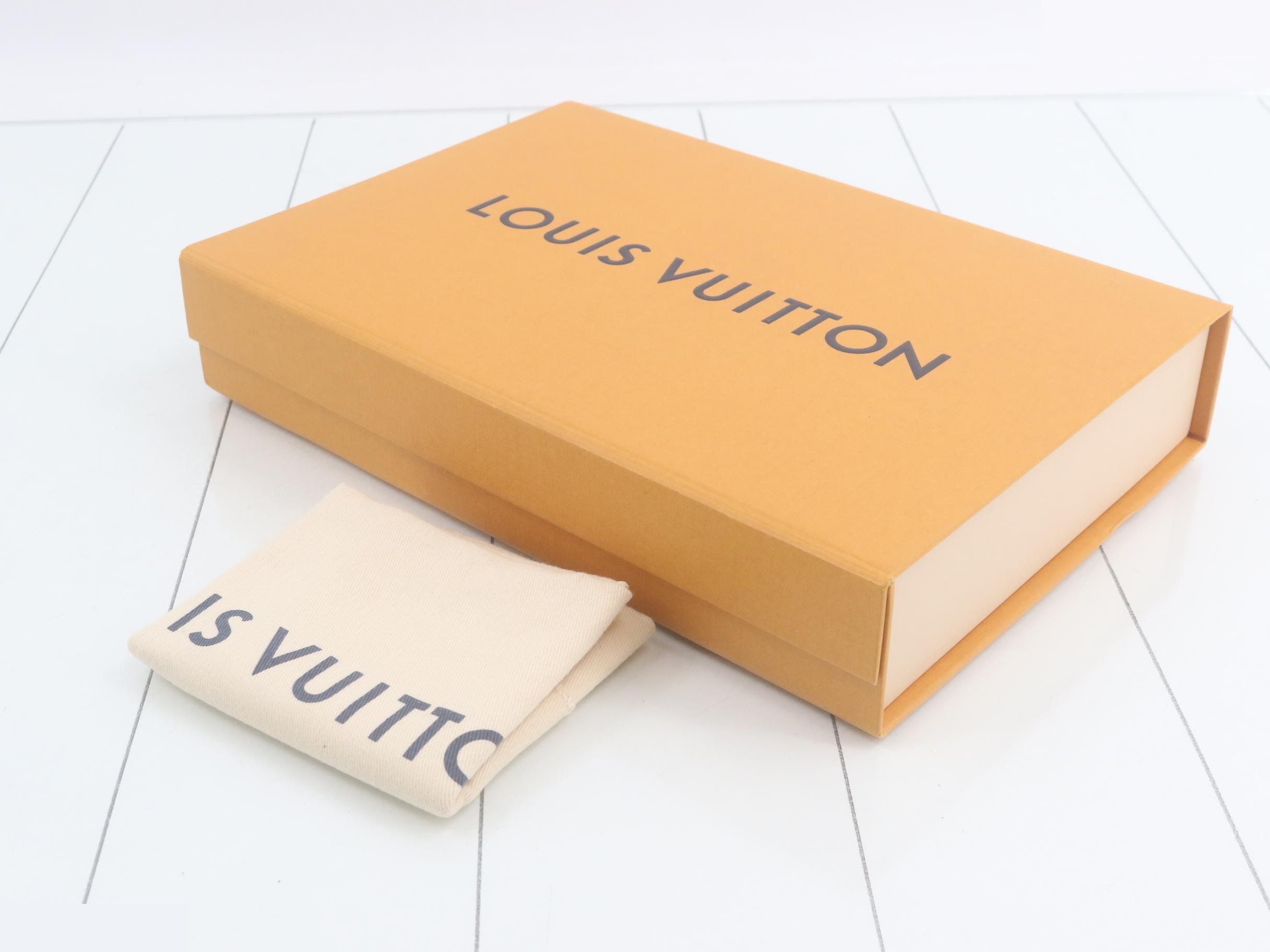 Favorite MM (with box/storage bag) — view 7