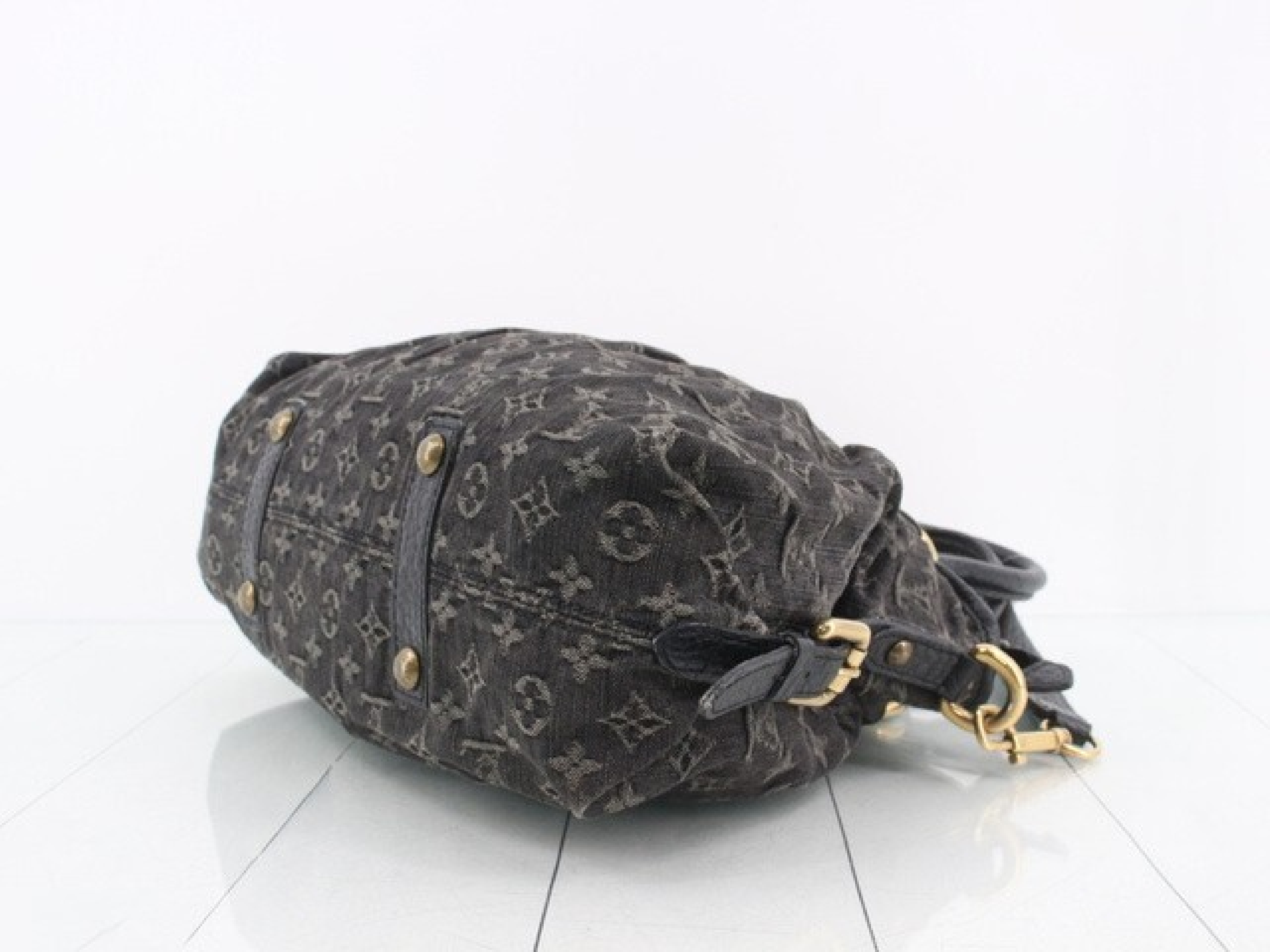Neo Cabby MM Noir M95351 Shoulder Bag — view 4
