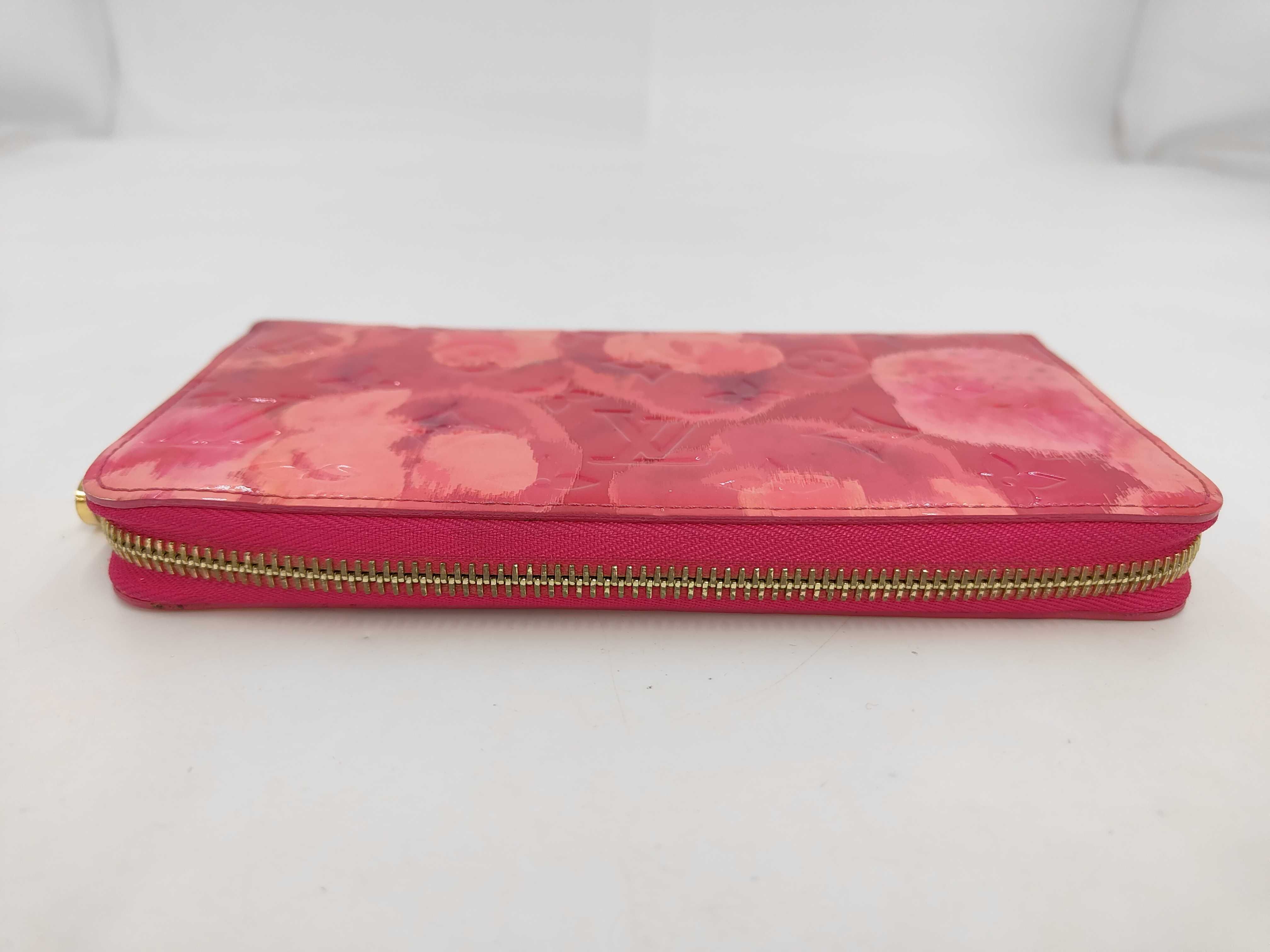 Vernis Ikat Flower Zippy Wallet — view 5
