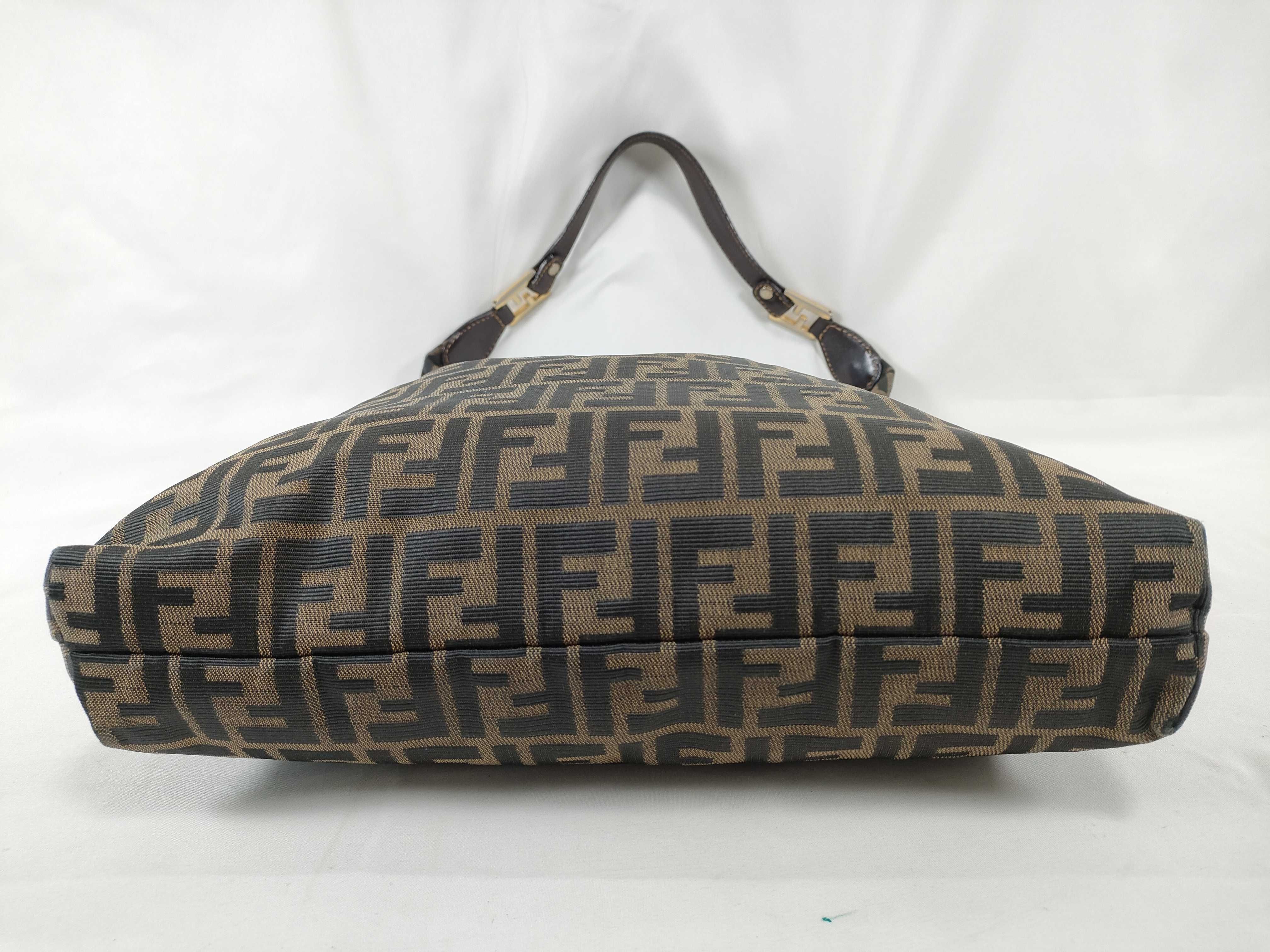 Zucca pattern FF V-shaped shoulder bag, leather and canvas, black and brown. — view 8