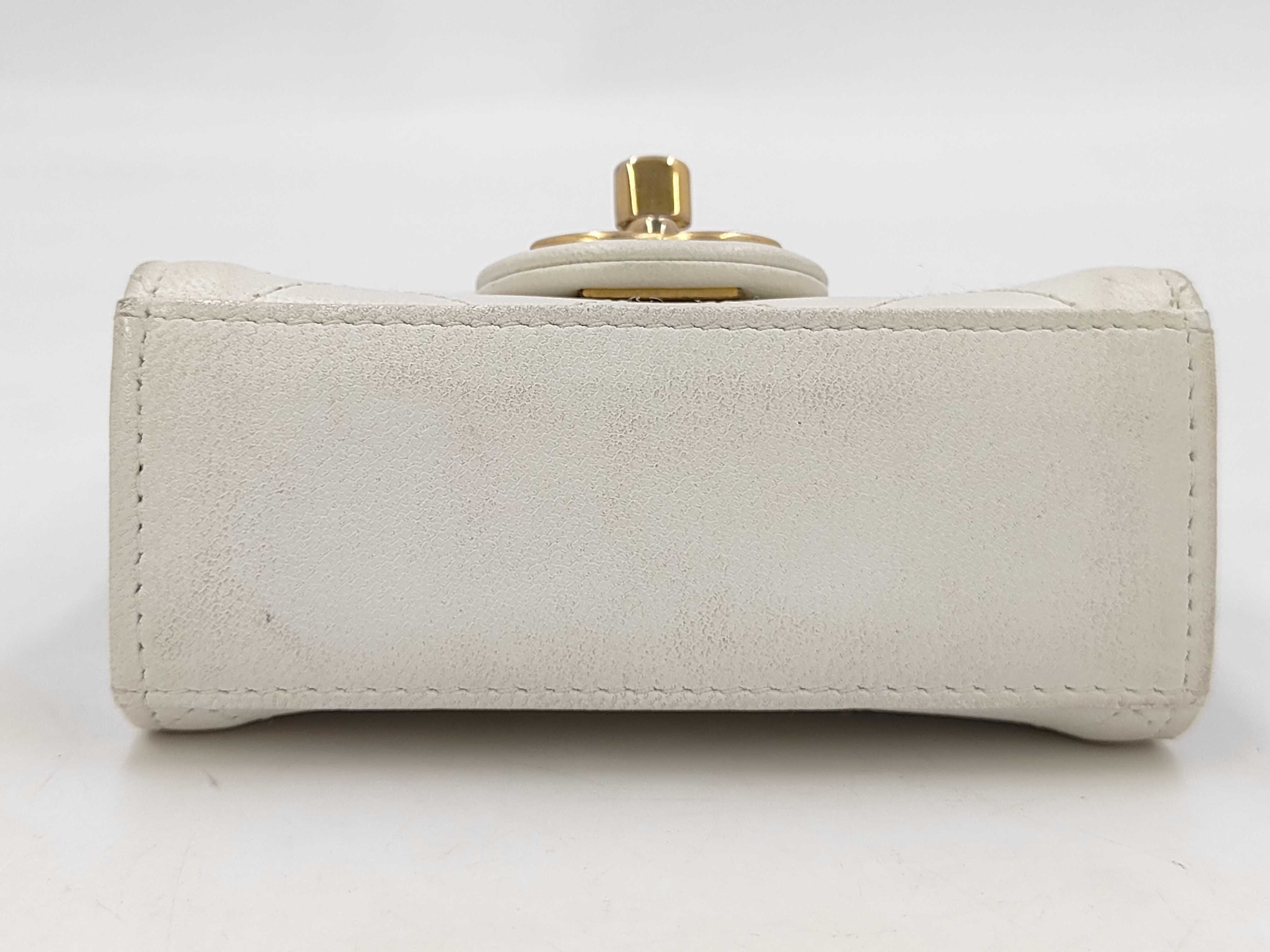 Matelassé Pearl Shoulder Bag (White) — view 4