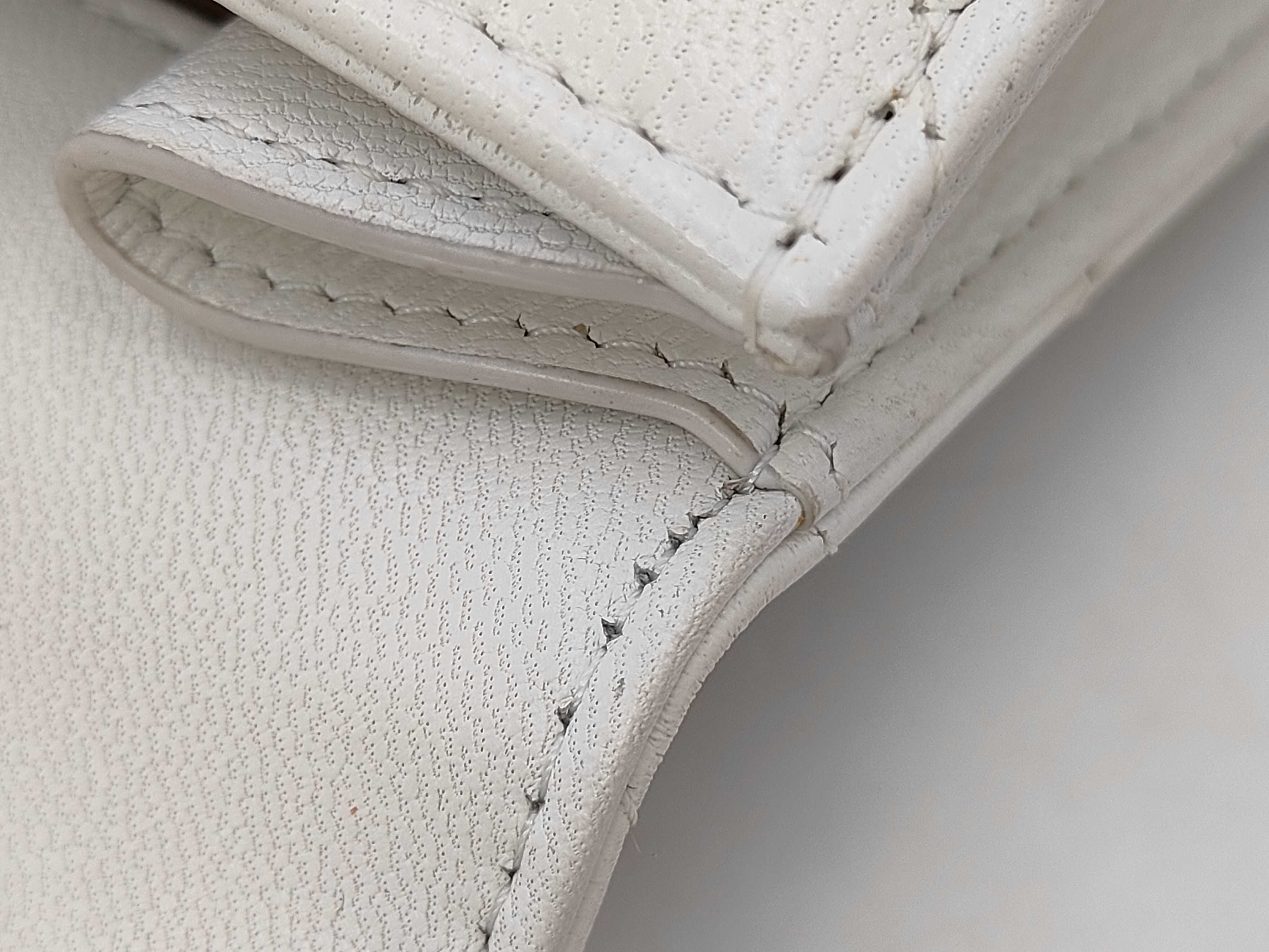 Matelassé Pearl Shoulder Bag (White) — view 9