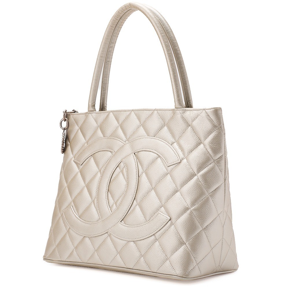 Caviar leather Matelassé reissue tote bag, champagne gold, silver hardware, serial number 10 series. — view 4