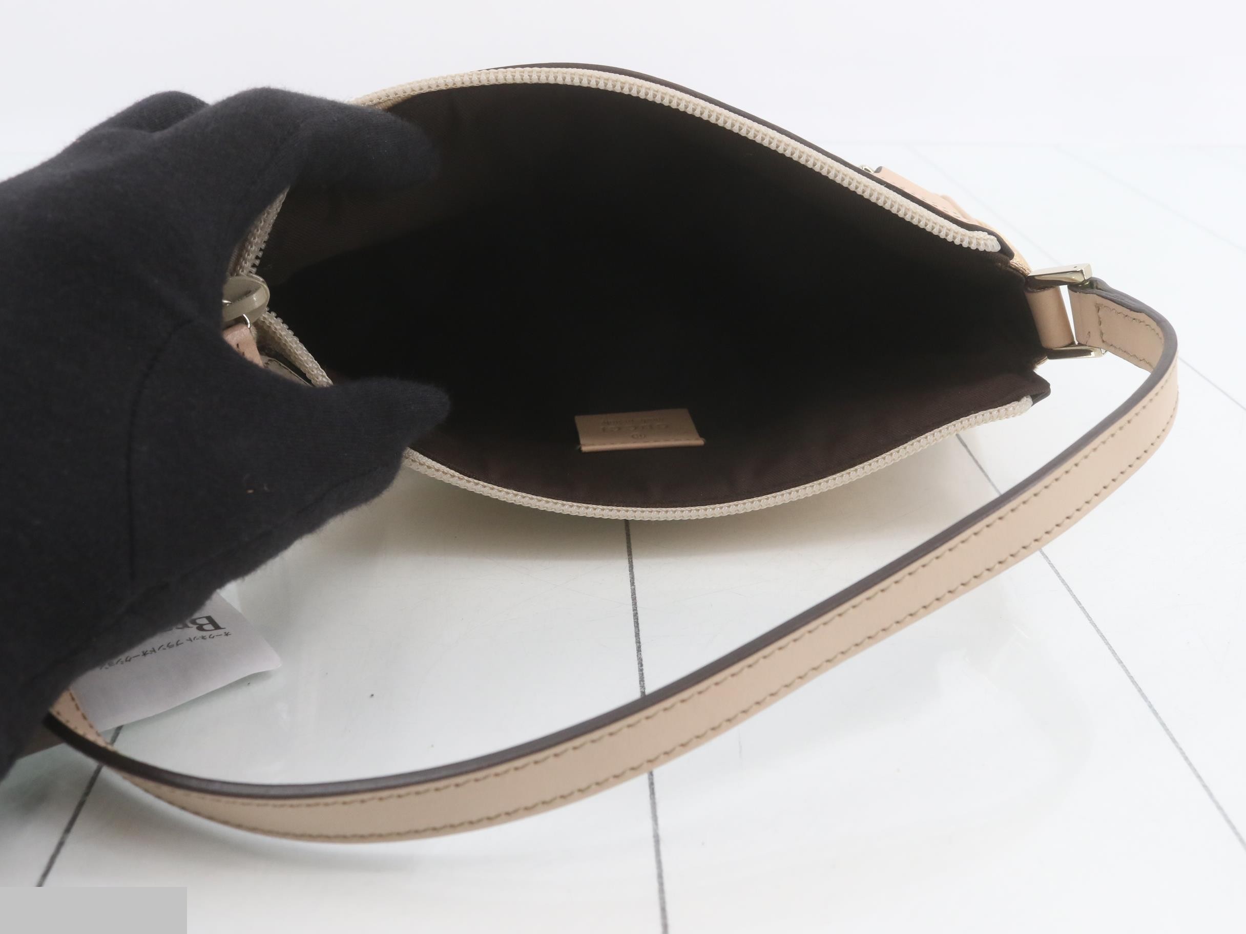 GG Canvas (Bag) / Pouch - Abby — view 4
