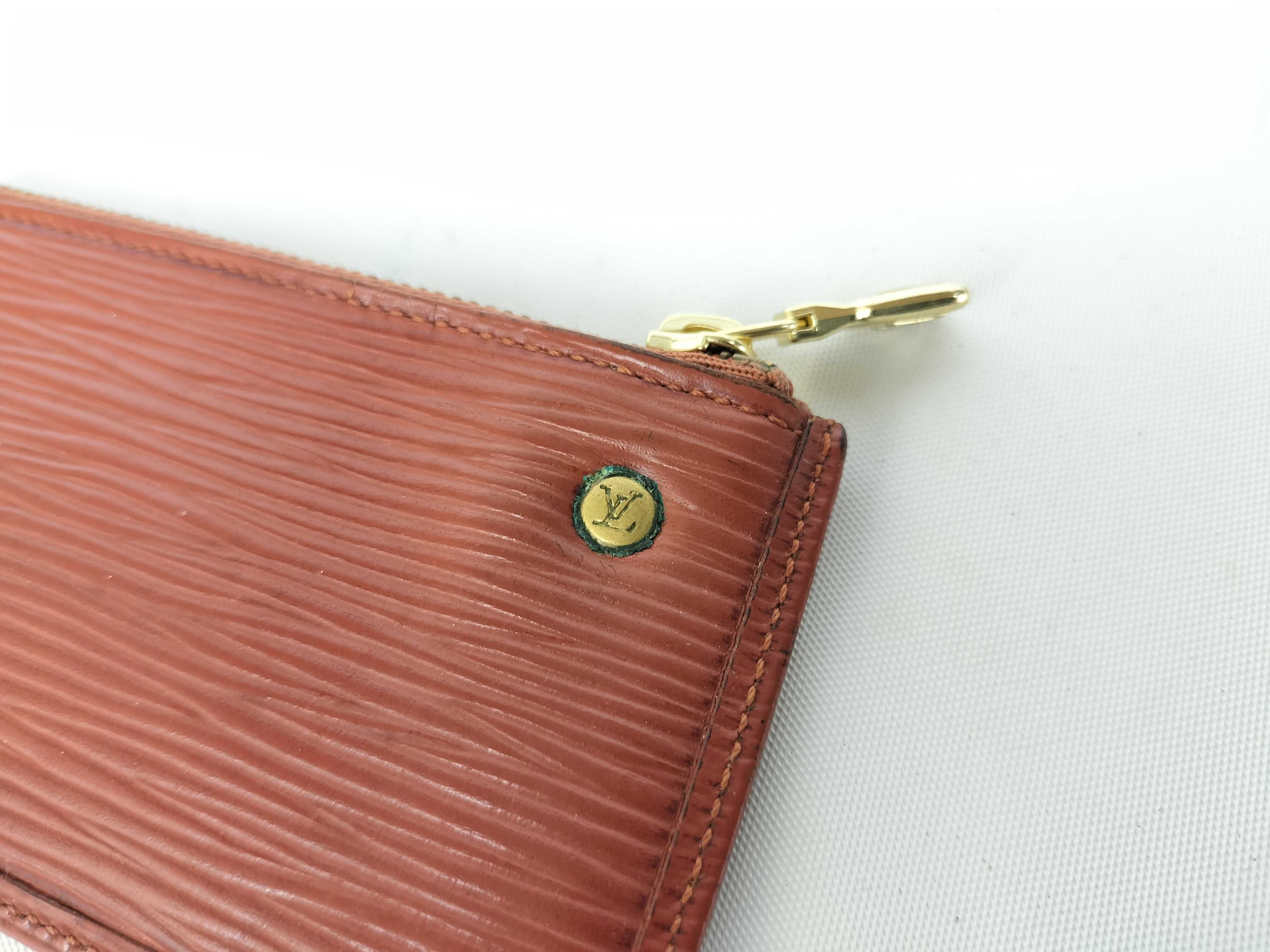 Epi Pochette Clé Coin Case — view 9
