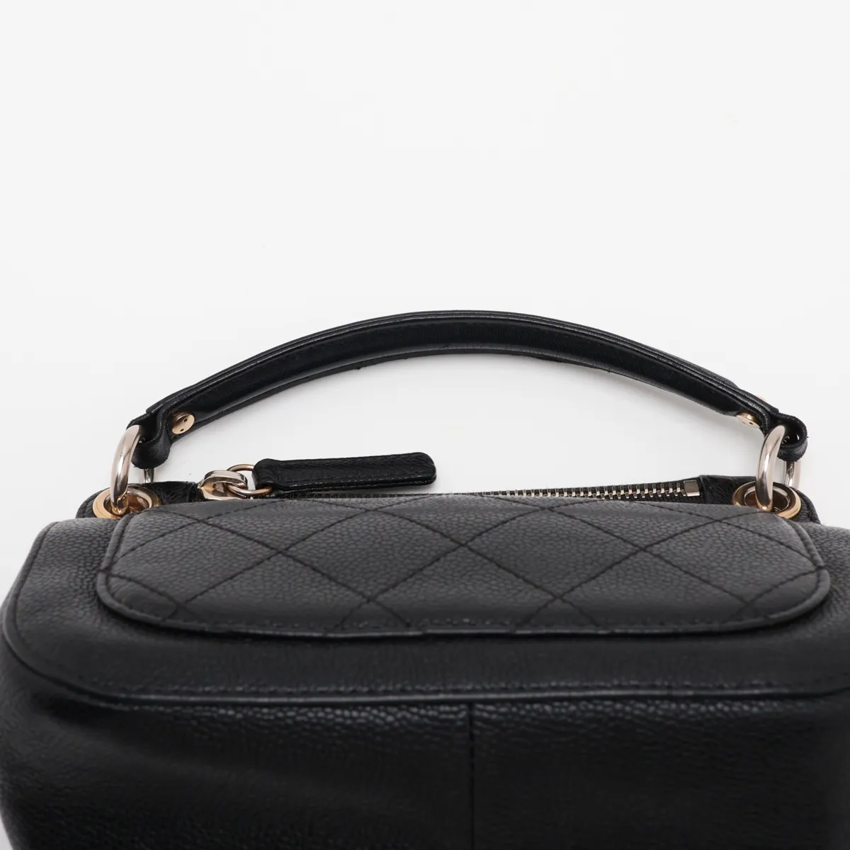 Matelassé Caviar Skin Chain Shoulder Bag, Black with Gold Hardware, 23501109, Serial Number 23 — view 6