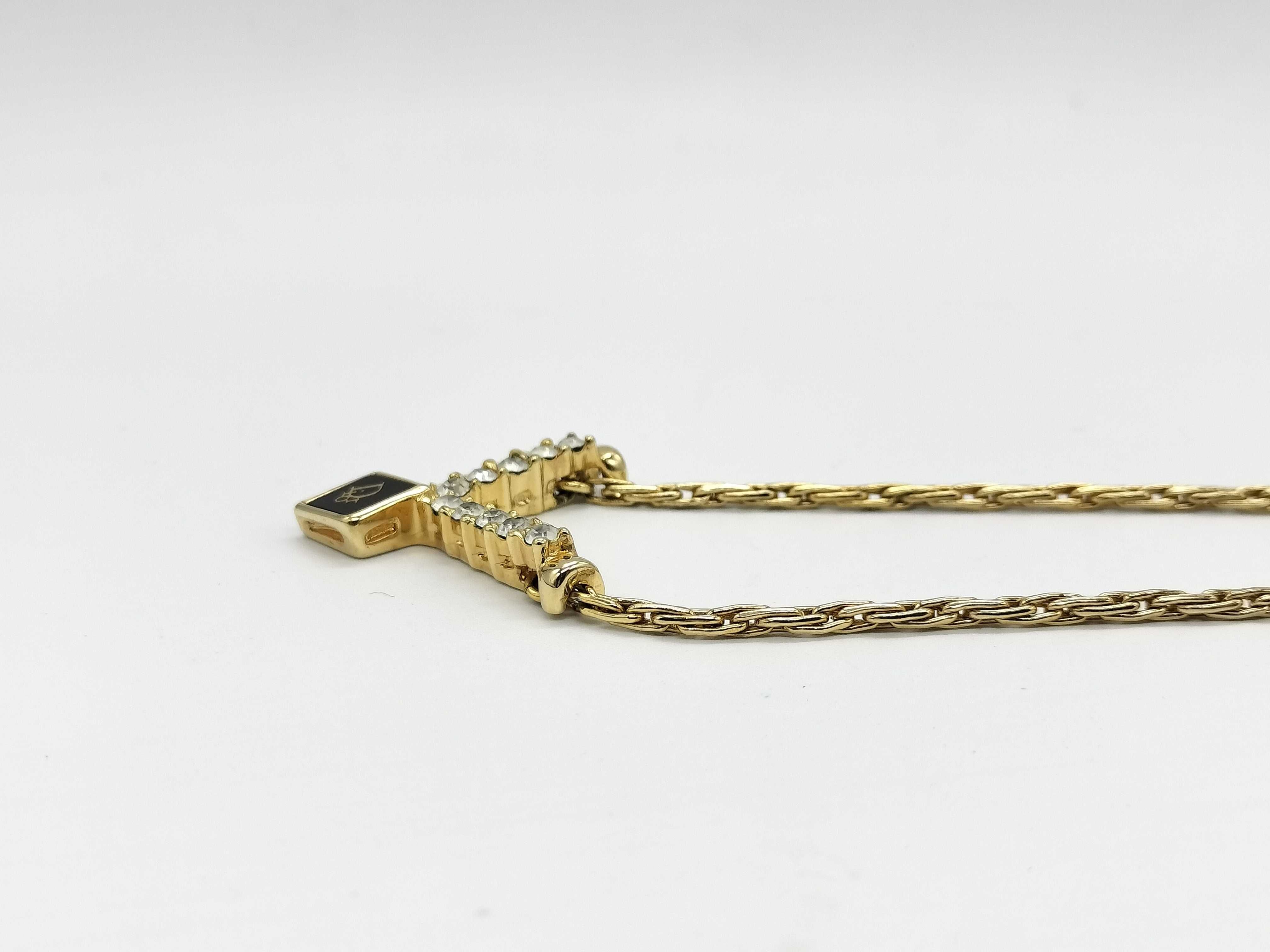 necklace — view 2