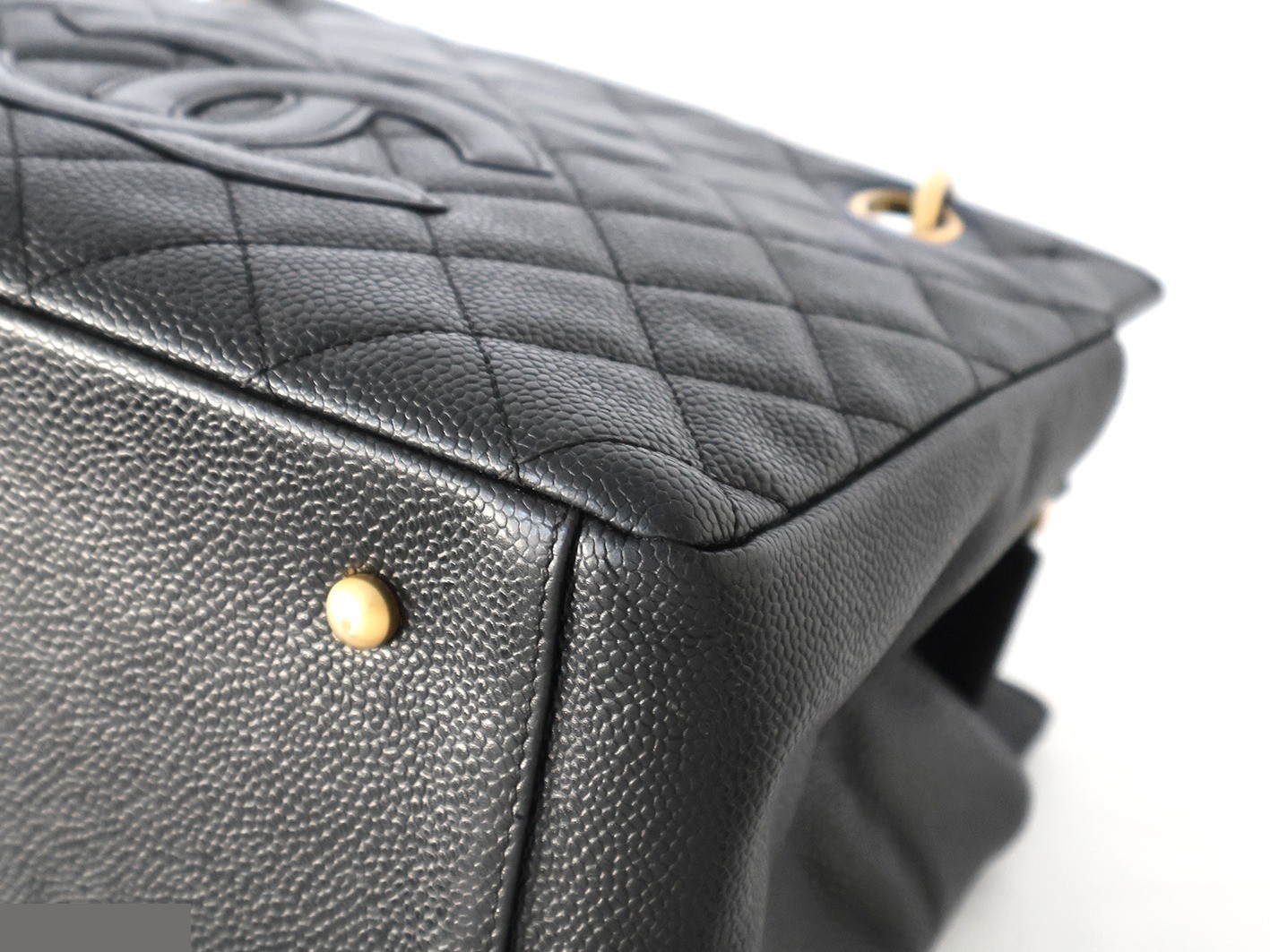 Caviar Skin Chain Tote Bag, Black — view 4