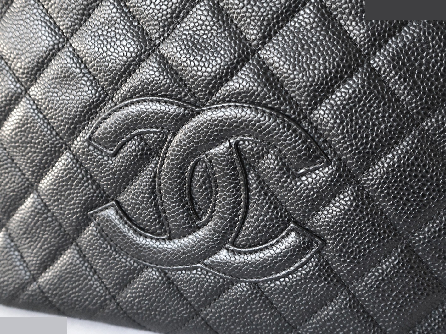 Caviar Skin Chain Tote Bag, Black — view 8